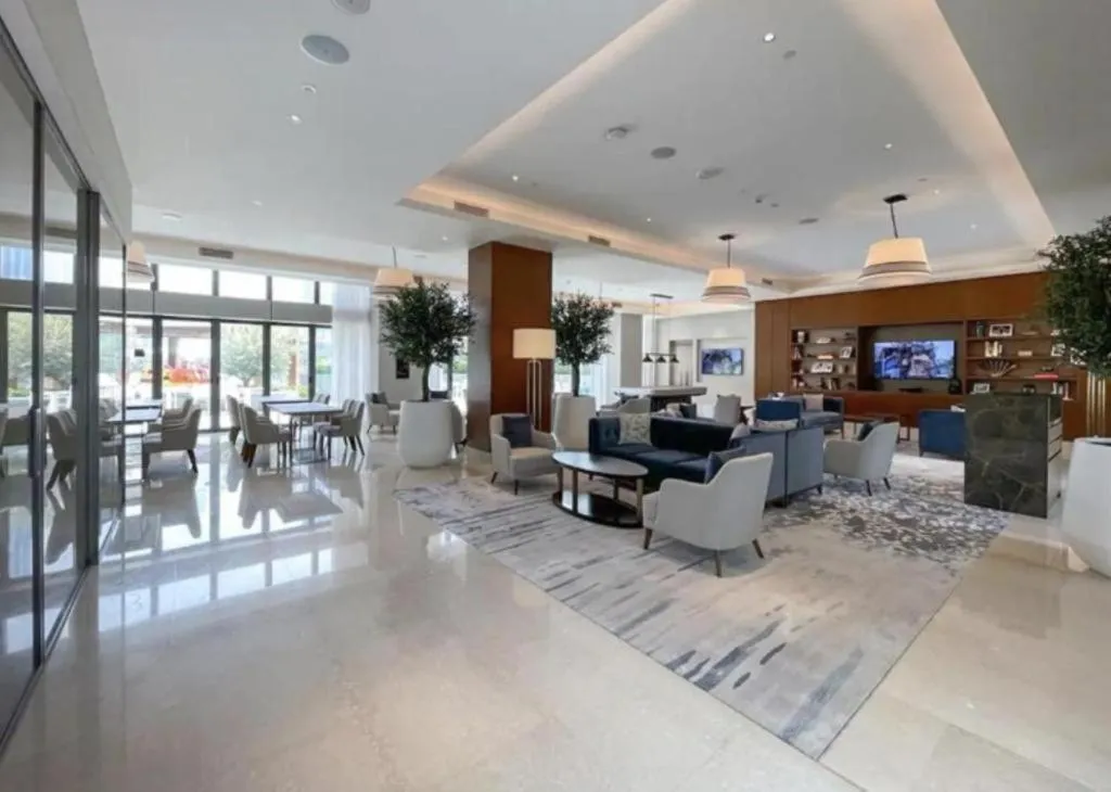 Seating area in Luxury 1BR The Address Opera, Downtown Dubai