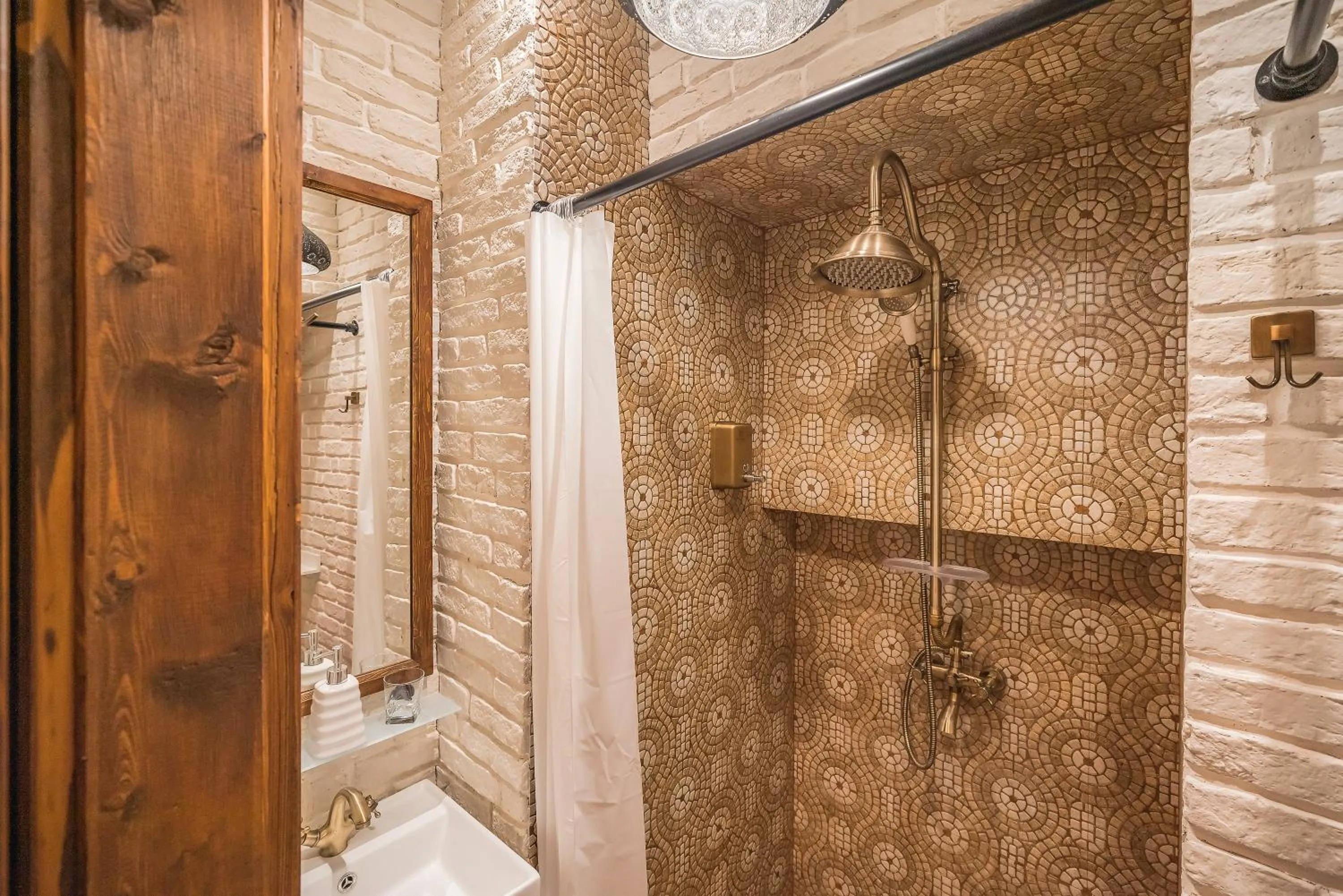 Shower in R Studios Old Baku