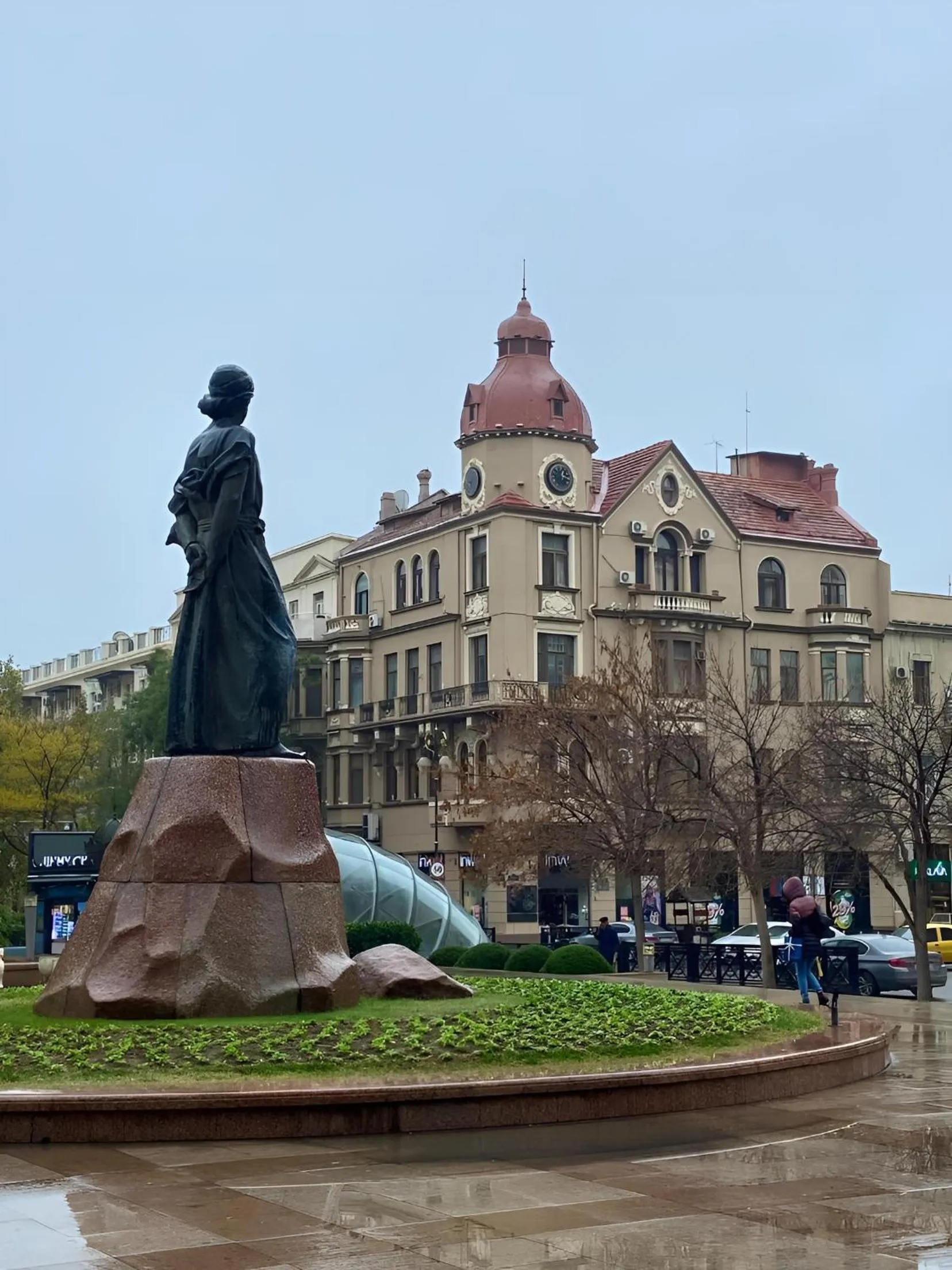 Neighbourhood in R Studios Old Baku