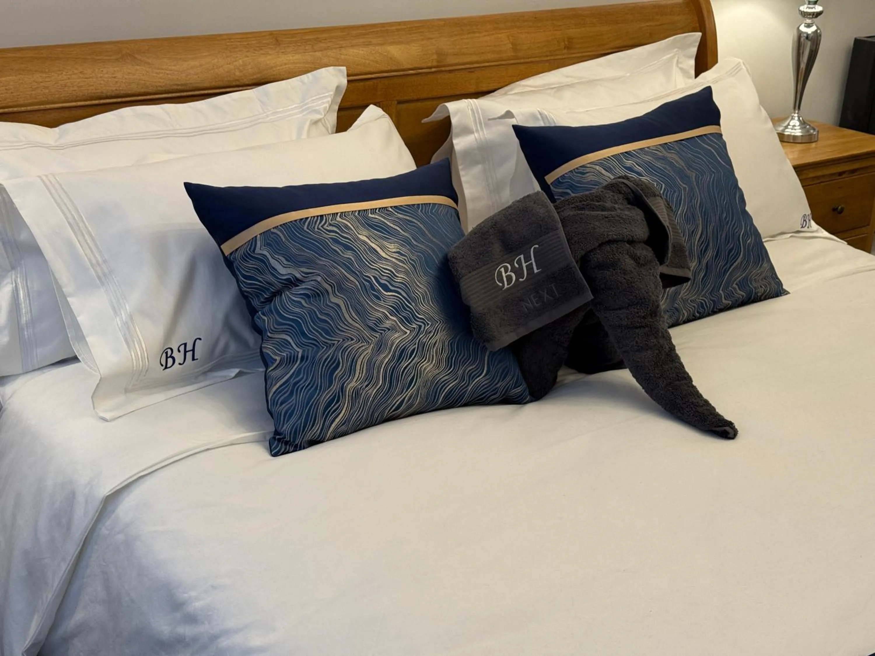 Stansted Airport Stay, Parking and Luxury Suite