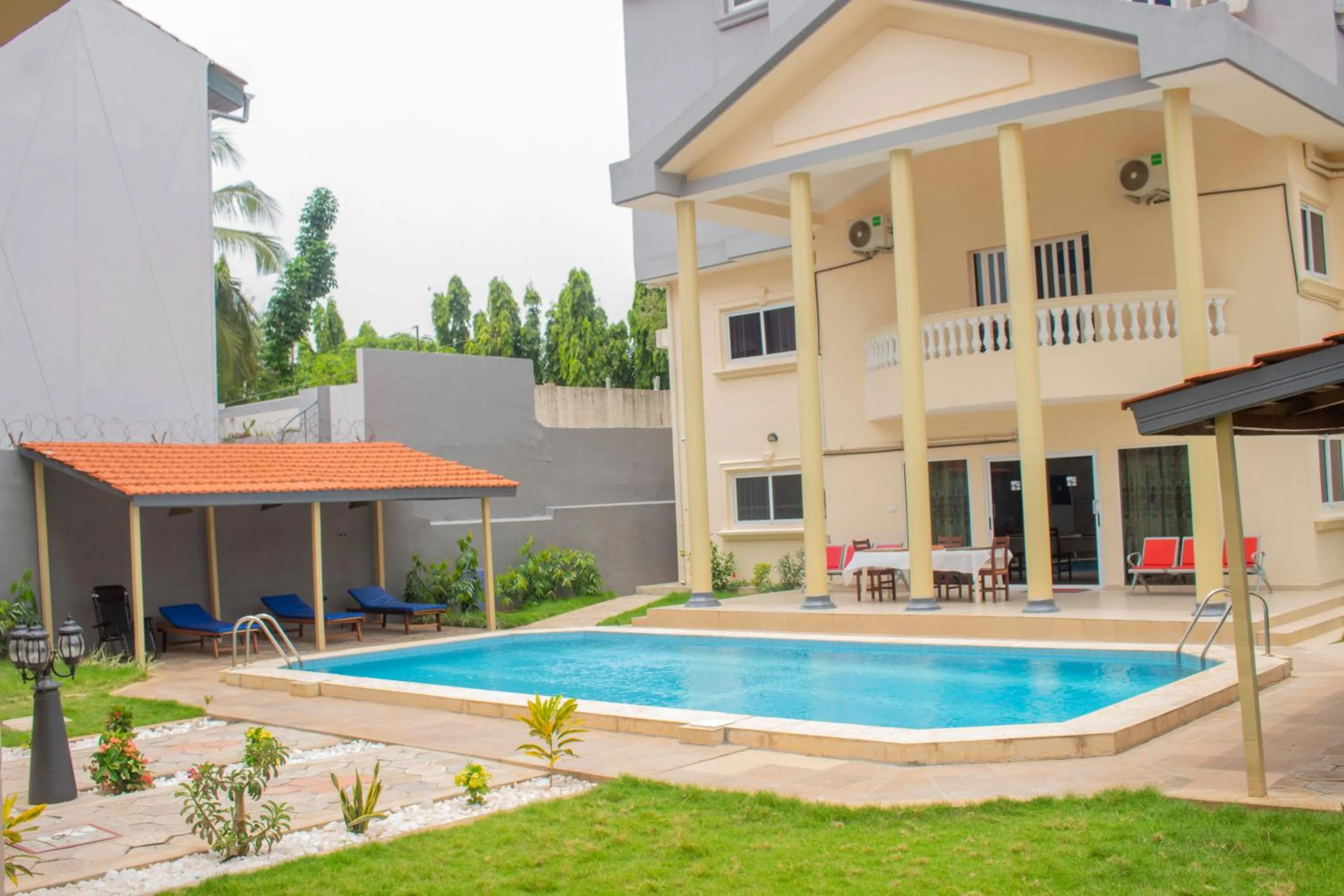 Swimming pool in Hotel BKBG Benin