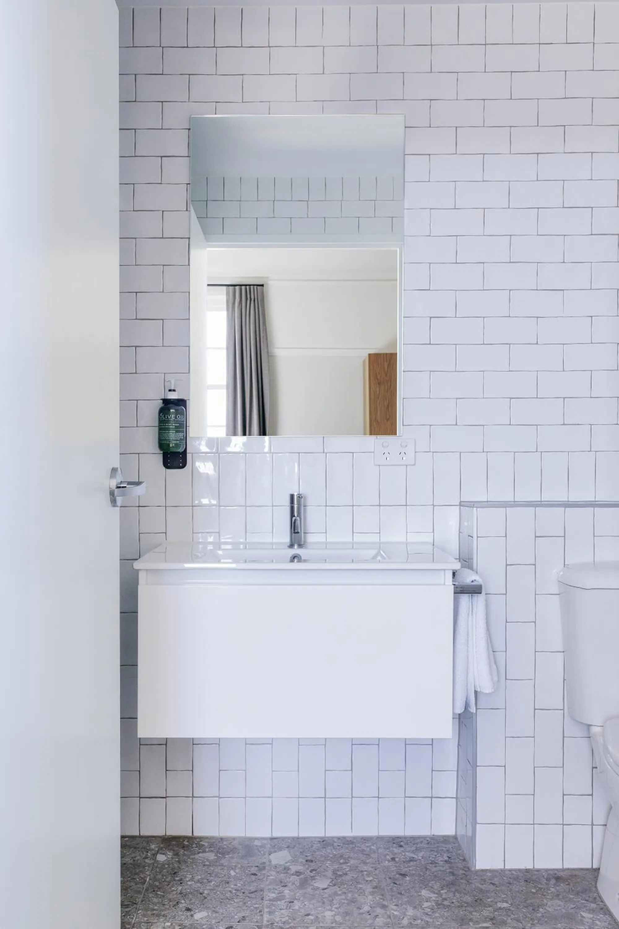 Bathroom in Mortdale Hotel