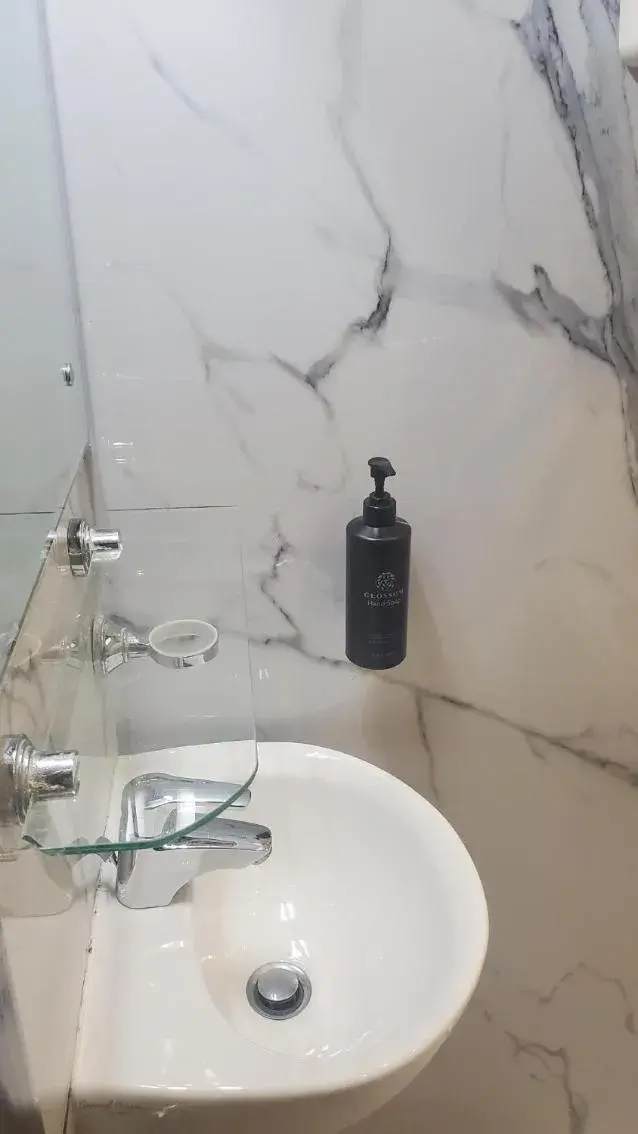 Bathroom in Aldar Hotel Bathroom in Aldar Hotel