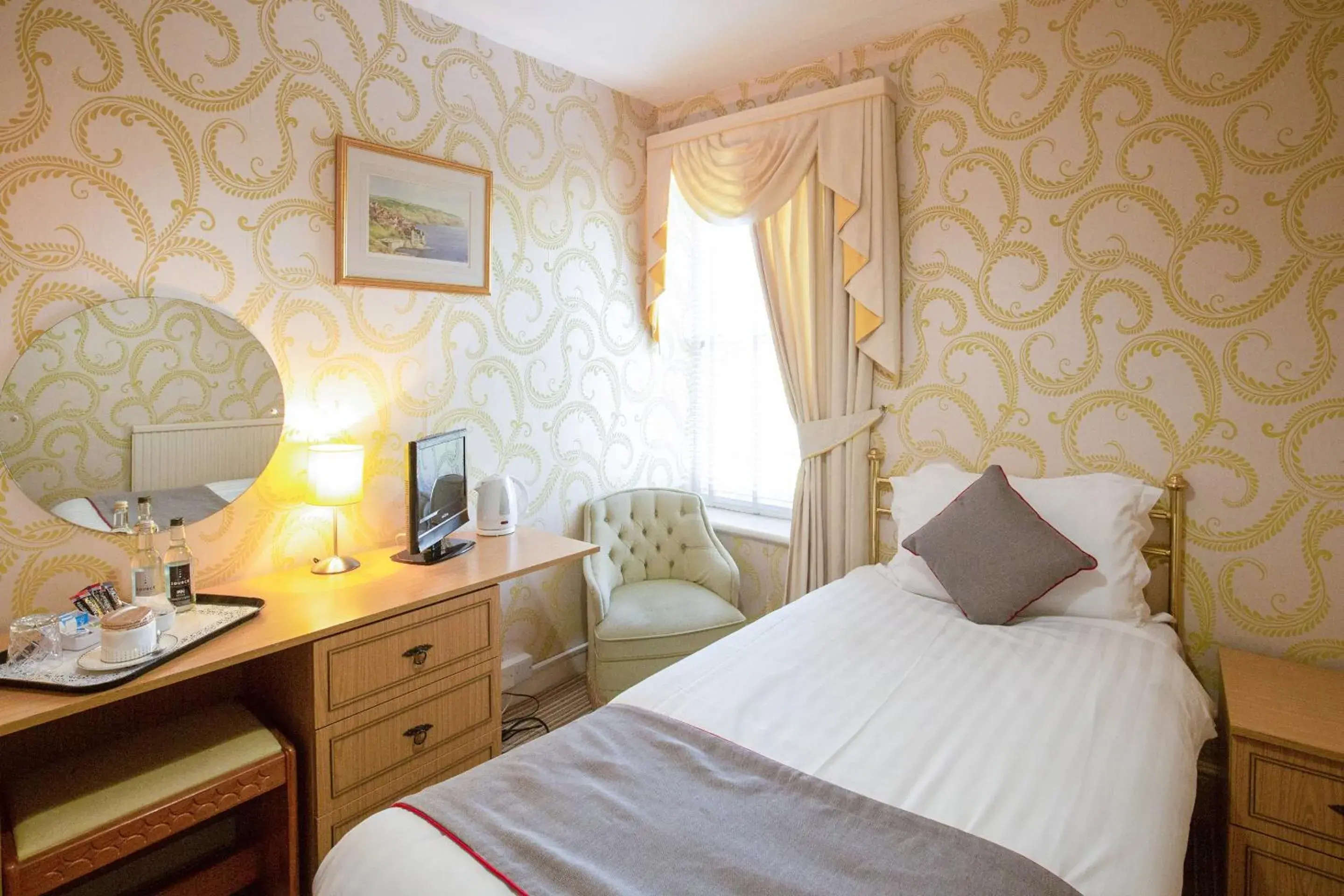 Bedroom, Bed in OYO Lamphey Hall Hotel Bedroom, Bed in OYO Lamphey Hall Hotel