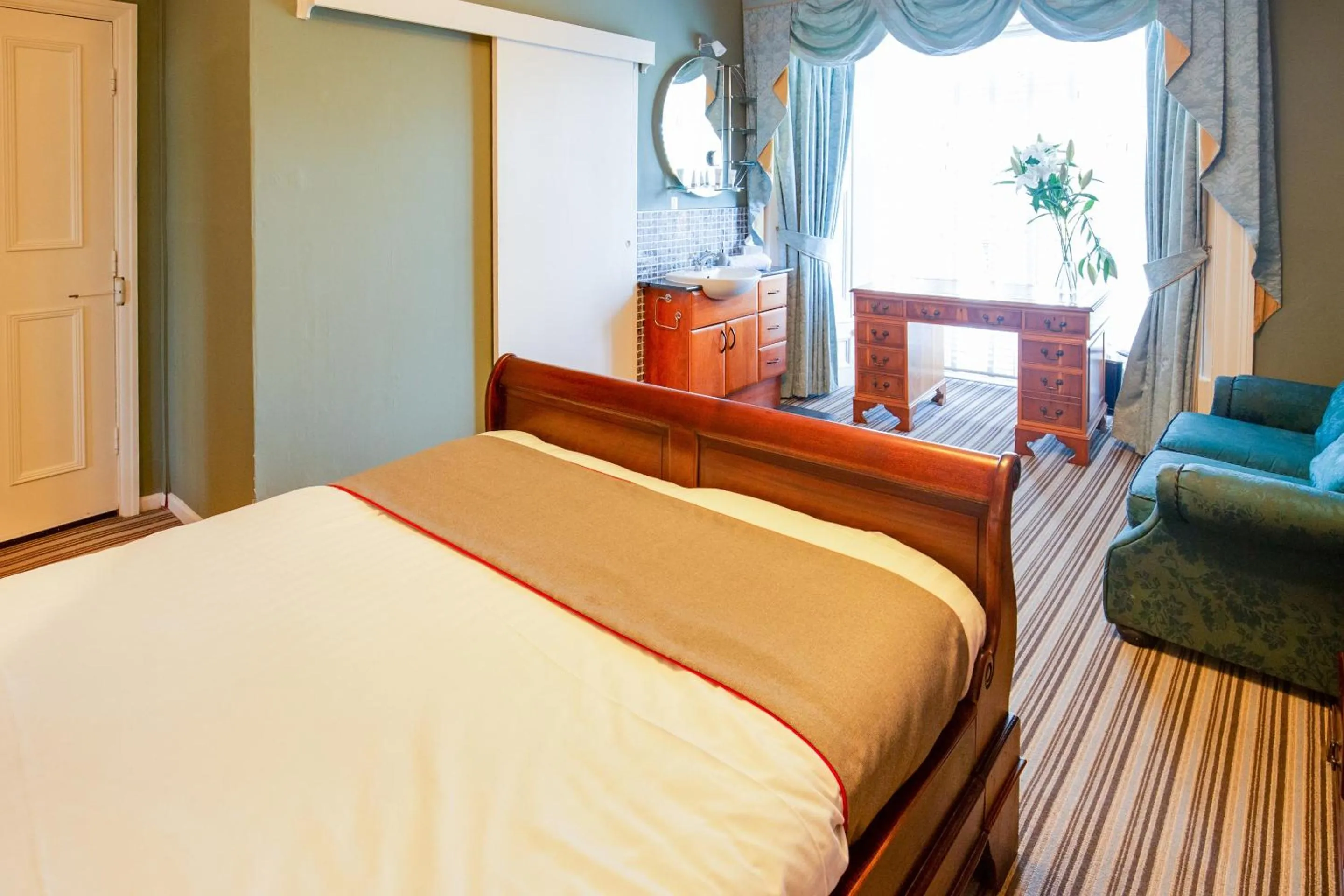 Bedroom, Bed in OYO Lamphey Hall