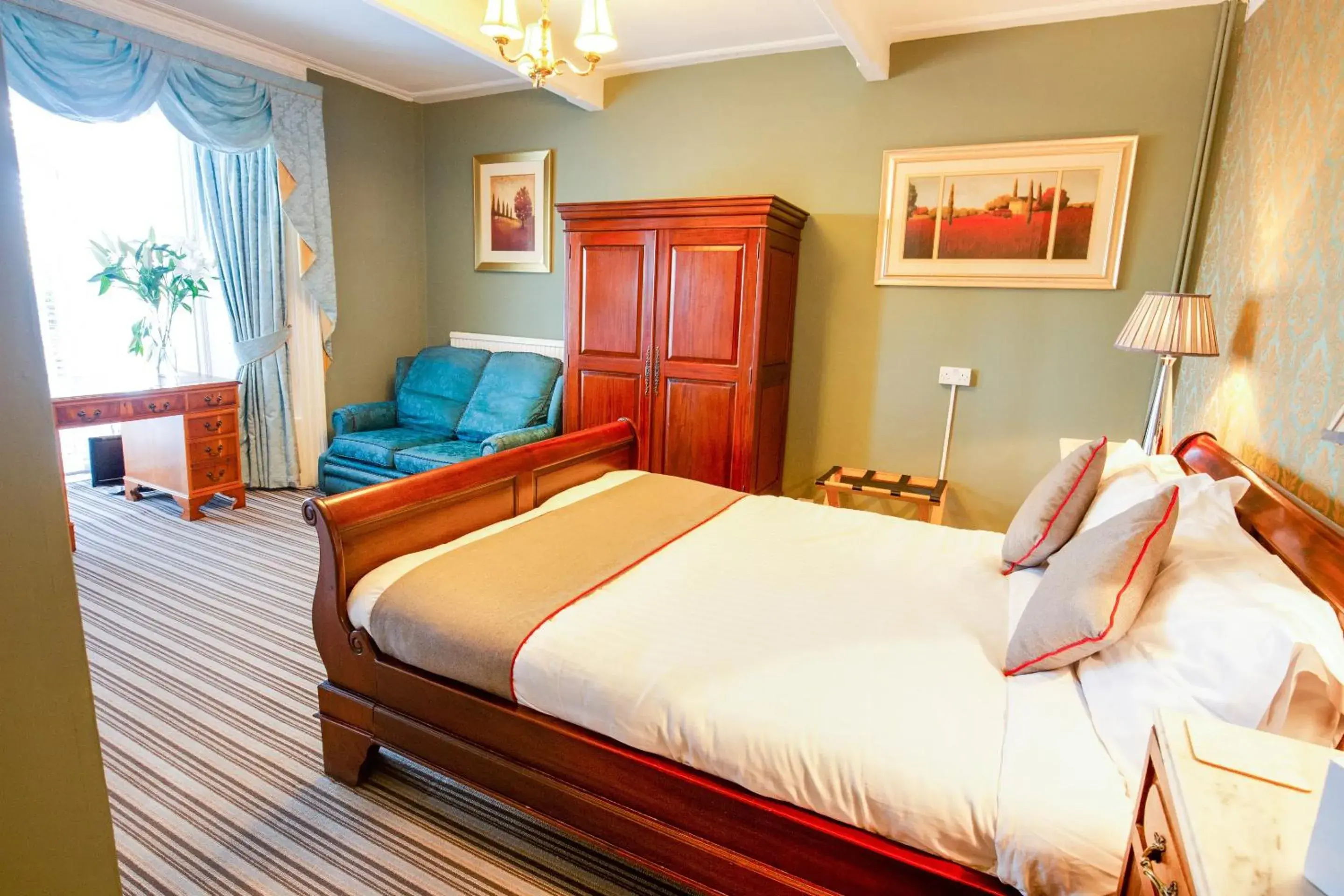Bedroom, Bed in OYO Lamphey Hall Hotel Bedroom, Bed in OYO Lamphey Hall Hotel