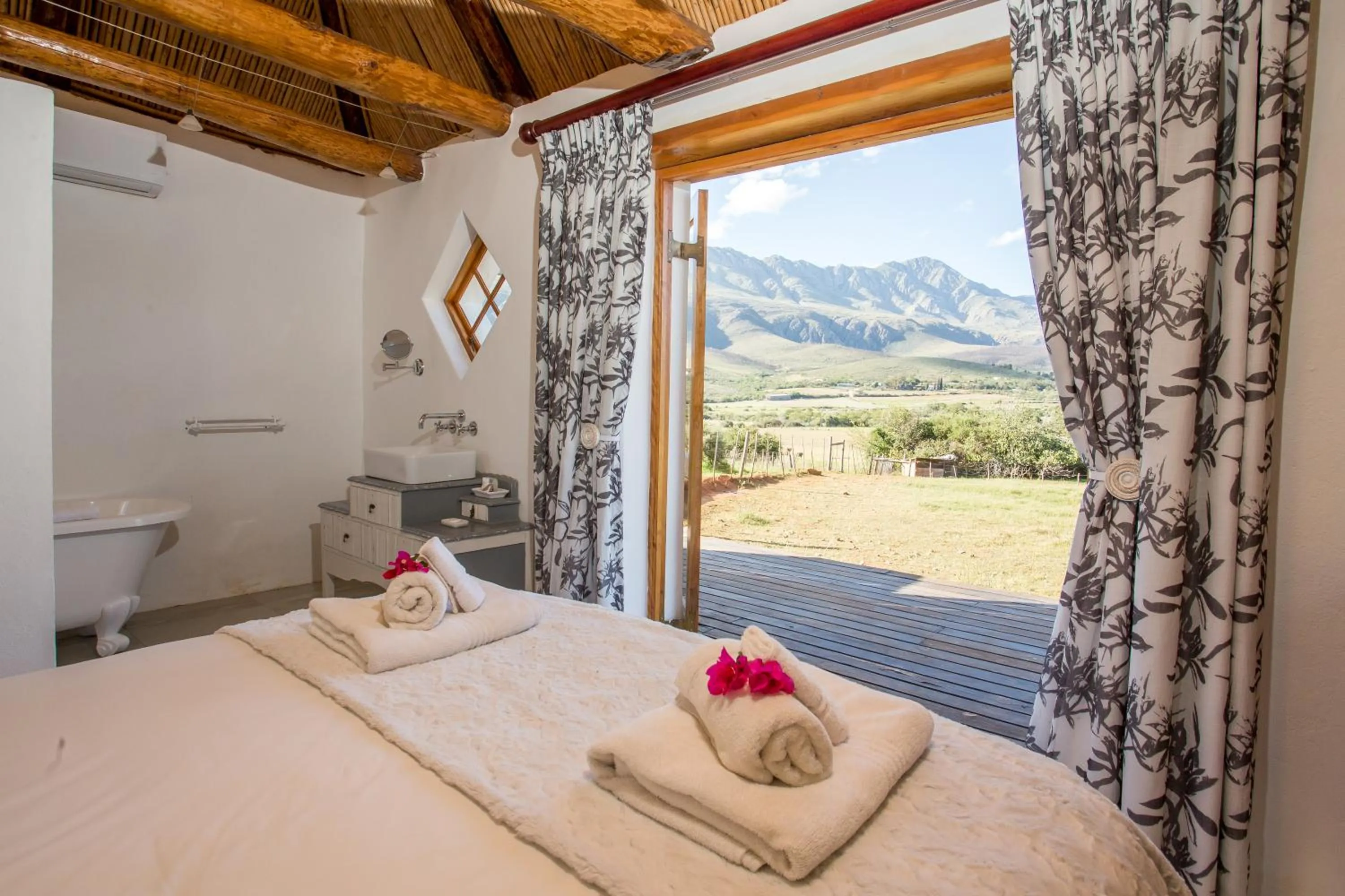 Bed in Swartberg Country Manor