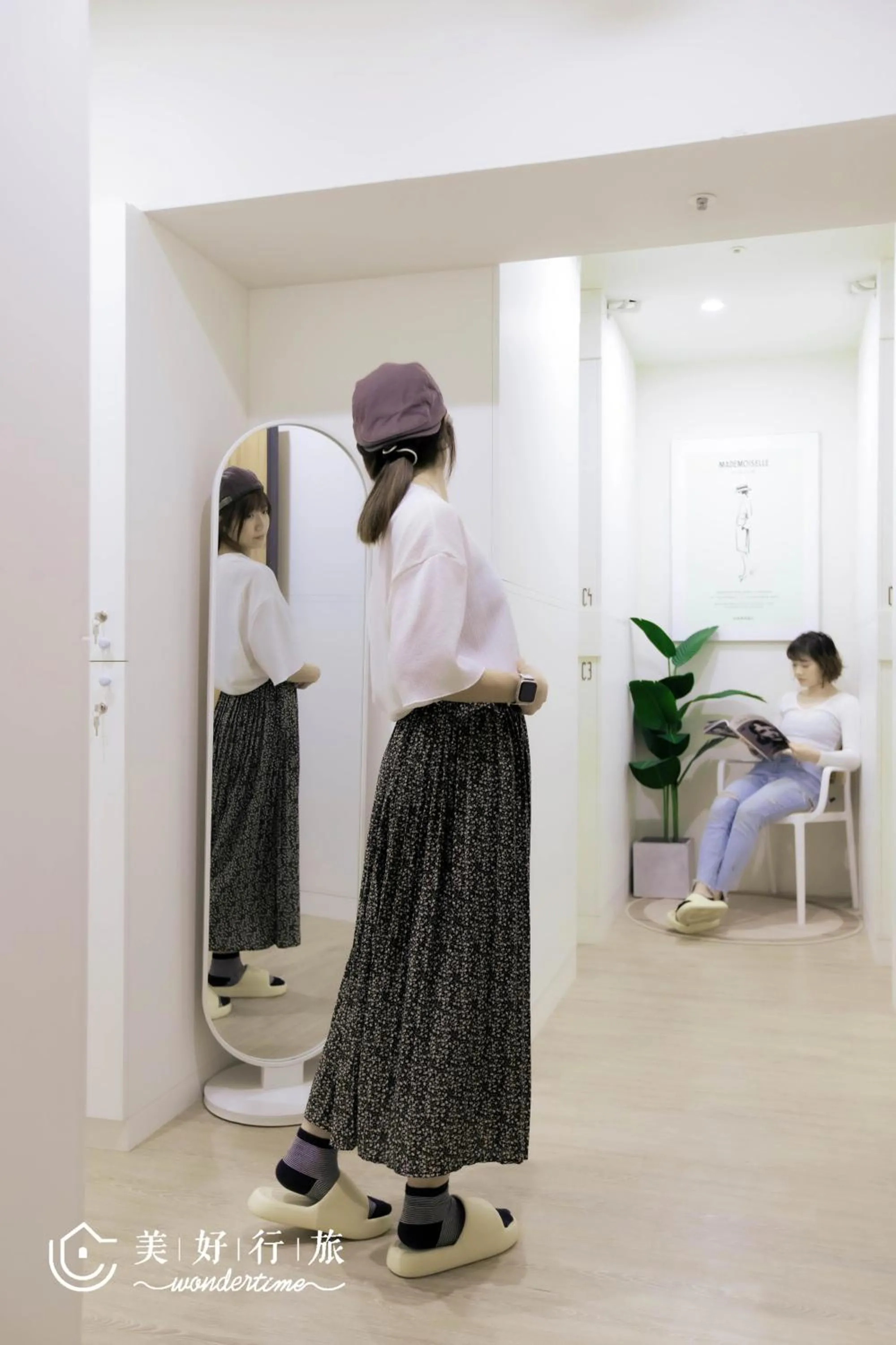 People in Wondertime Taipei Station - Kaifeng Ladies Hostel