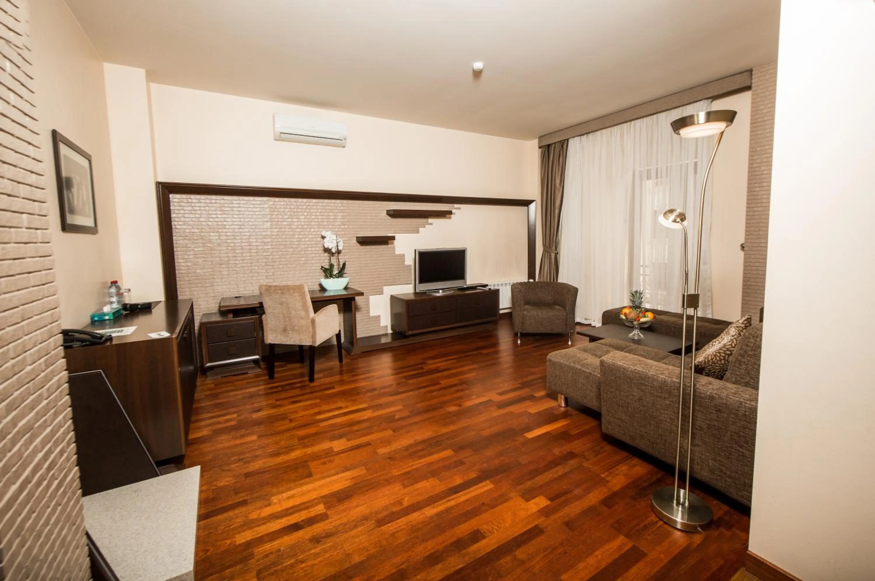 Photo of the whole room in Passage Modern Hotel