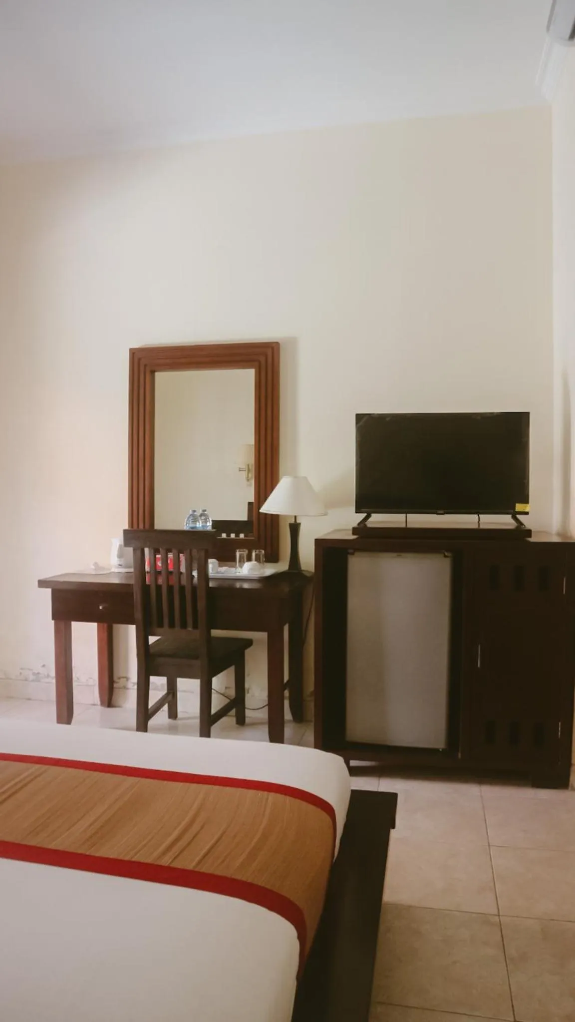 Bedroom, Bed in New Puri Asih Hotel