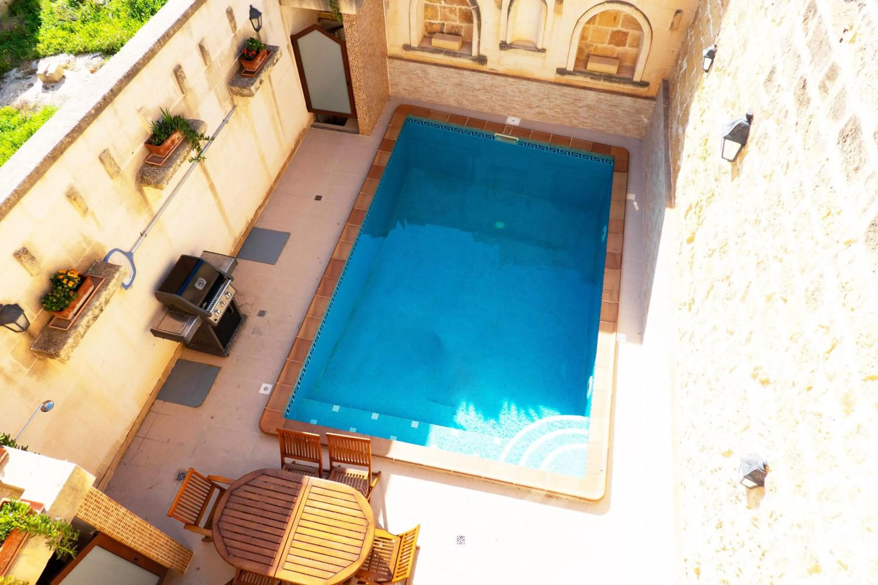 Swimming pool in Mixel Gozitan Villa and Pool - Happy Rentals