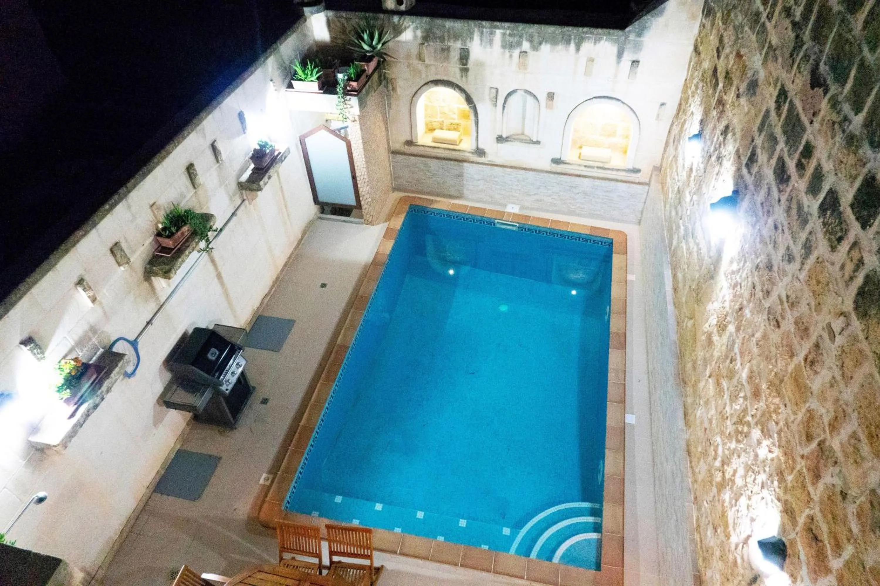 Swimming pool in Mixel Gozitan Villa and Pool - Happy Rentals