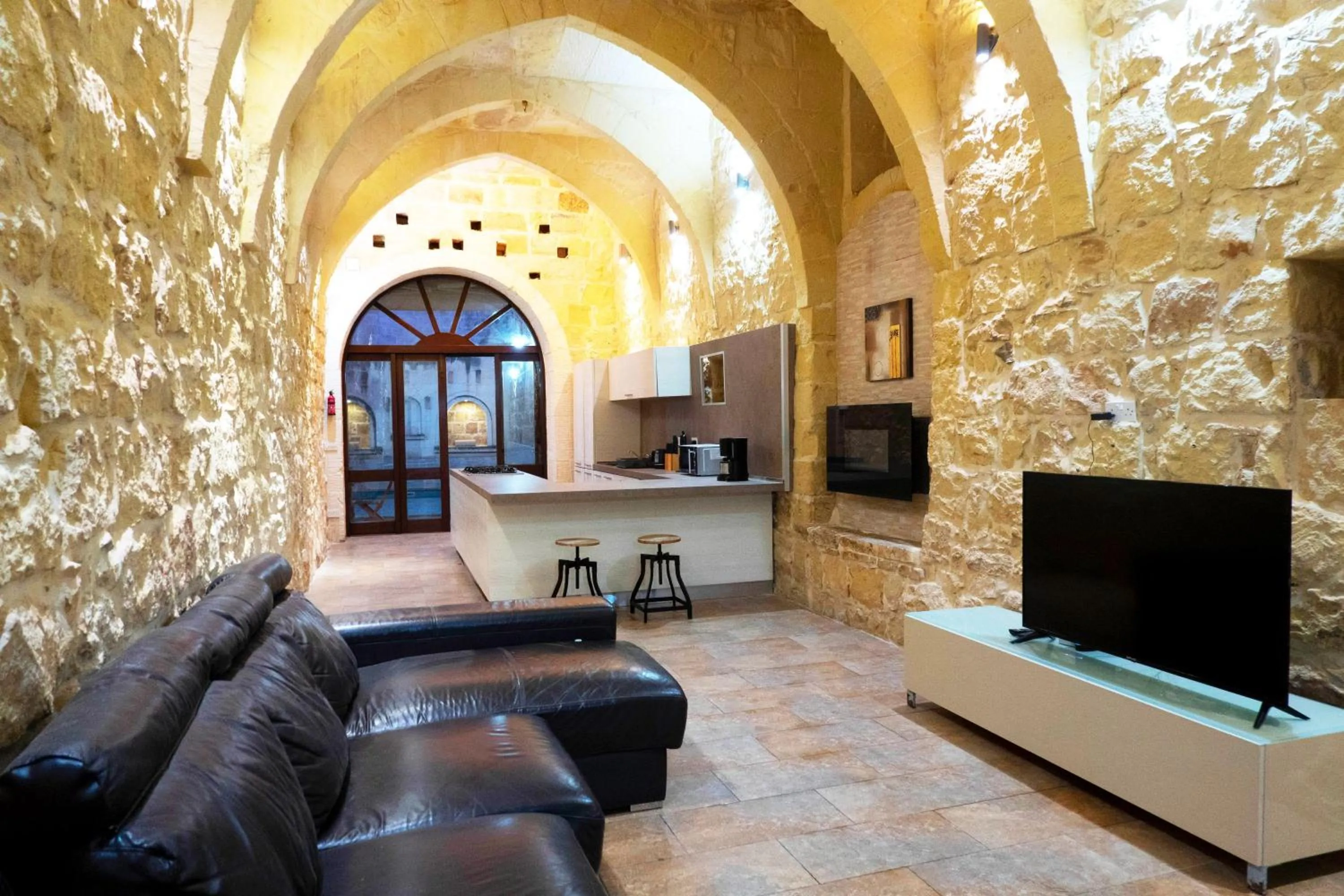 Living room in Mixel Gozitan Villa and Pool - Happy Rentals