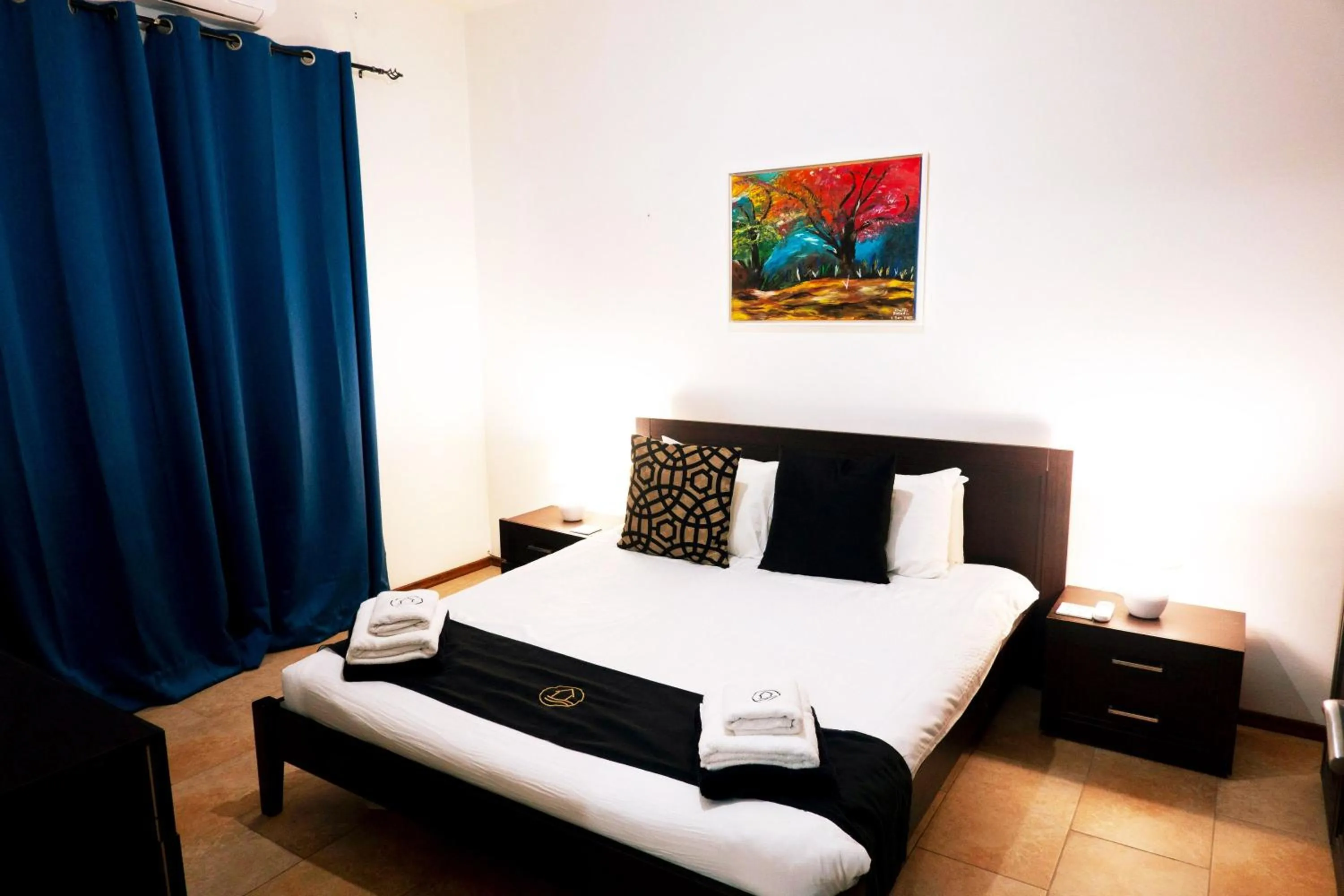 Bedroom, Bed in Mixel Gozitan Villa and Pool - Happy Rentals