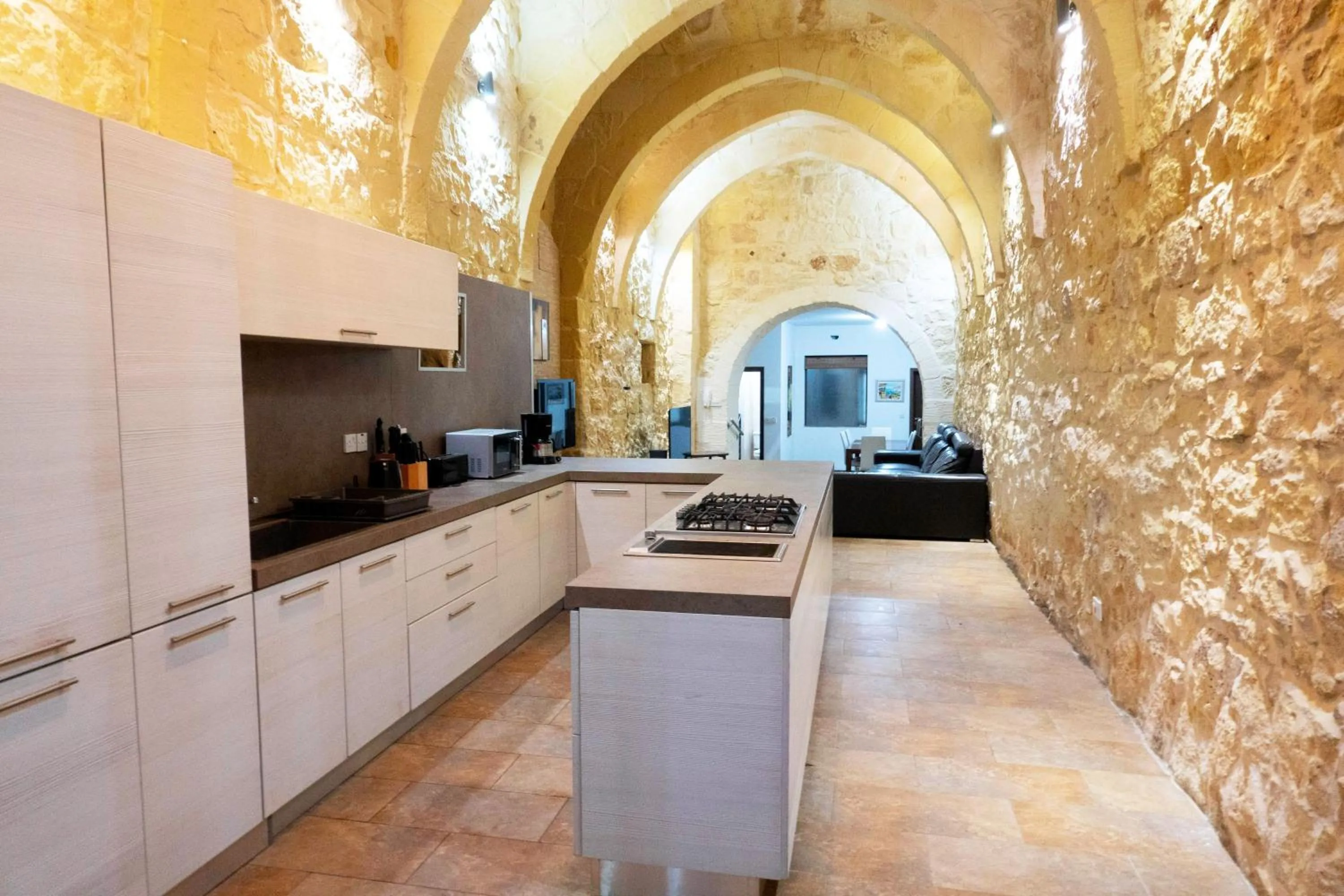 Kitchen or kitchenette in Mixel Gozitan Villa and Pool - Happy Rentals