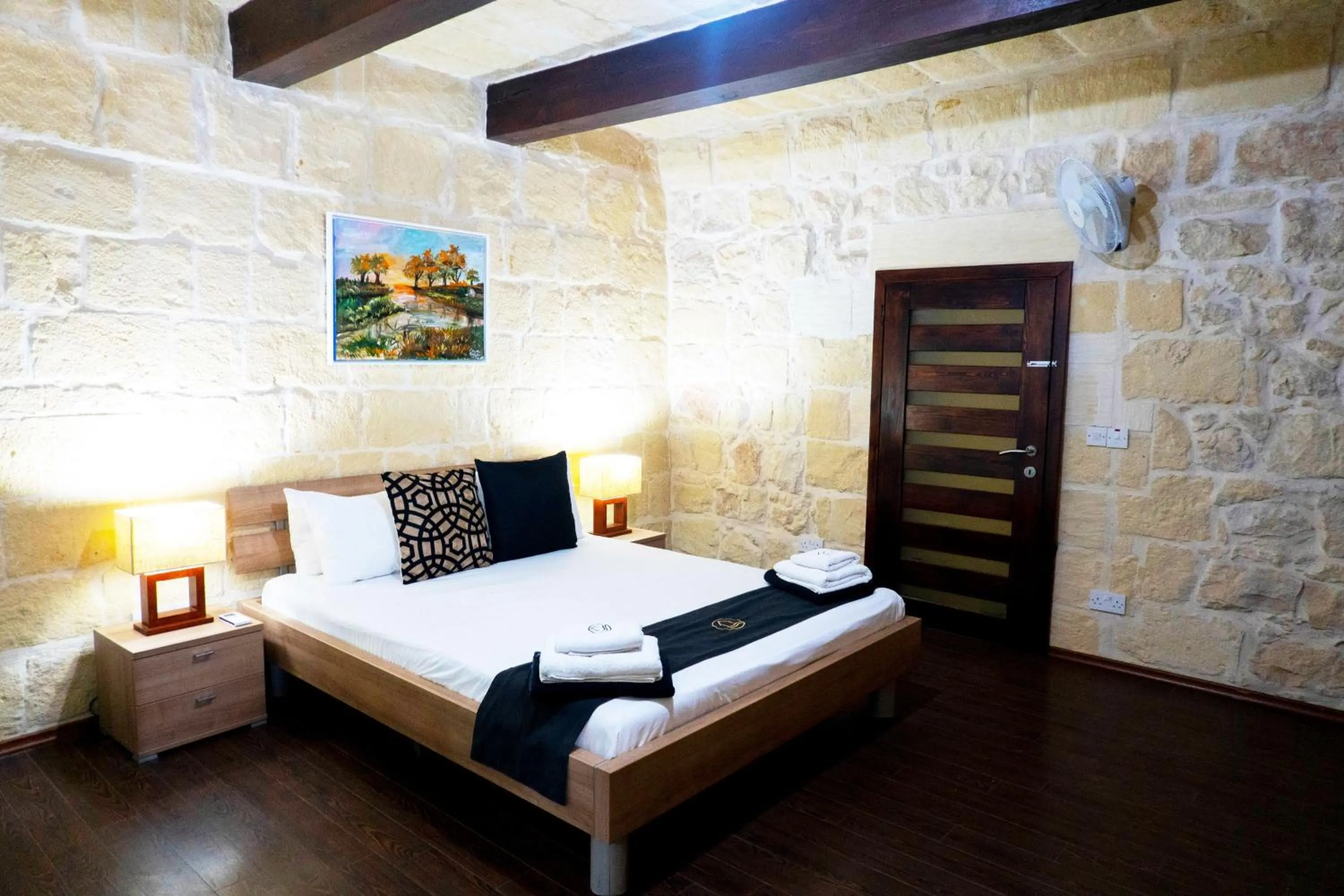 Bedroom, Bed in Mixel Gozitan Villa and Pool - Happy Rentals