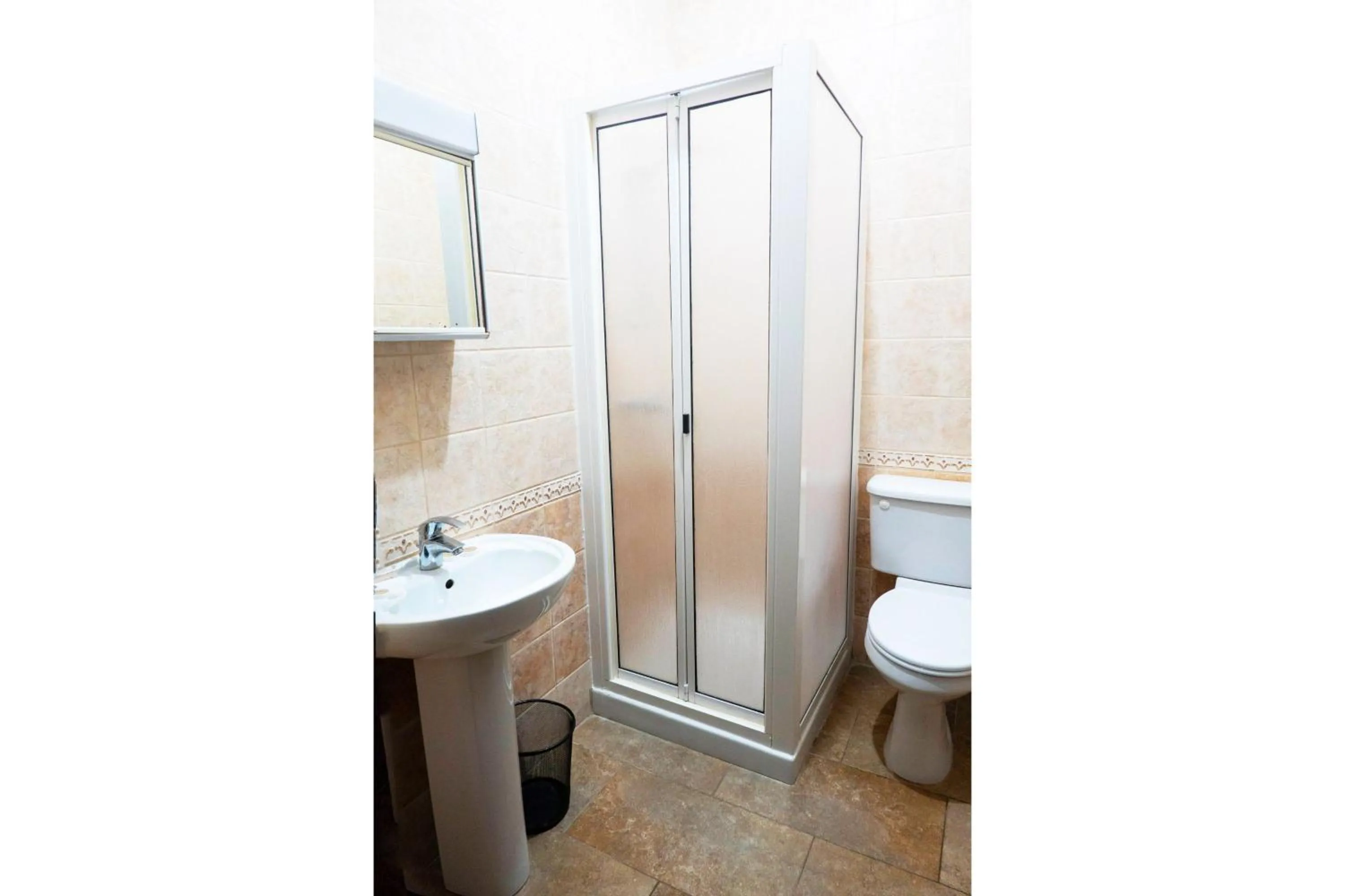 Shower in Mixel Gozitan Villa and Pool - Happy Rentals