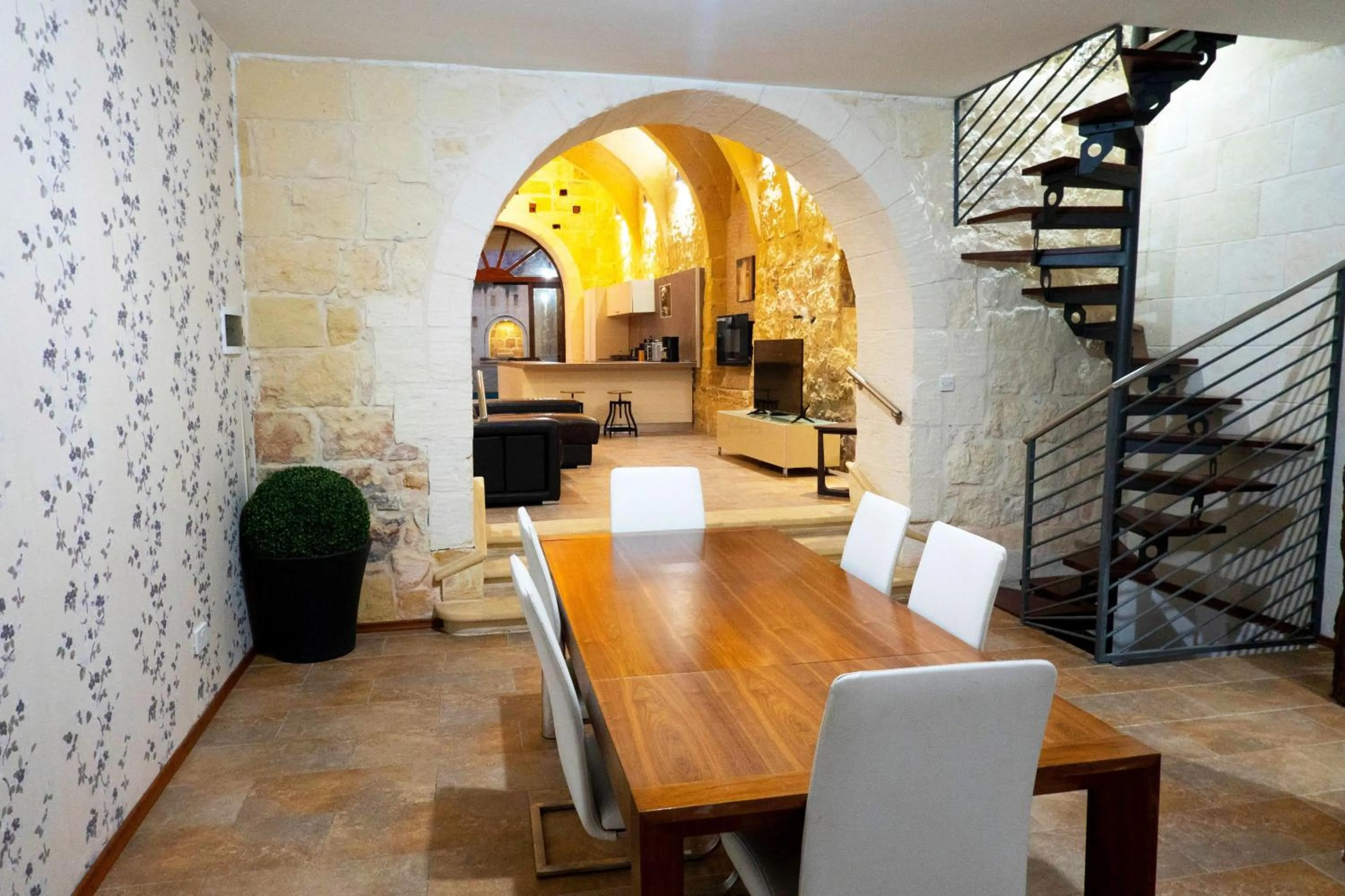 Living room in Mixel Gozitan Villa and Pool - Happy Rentals