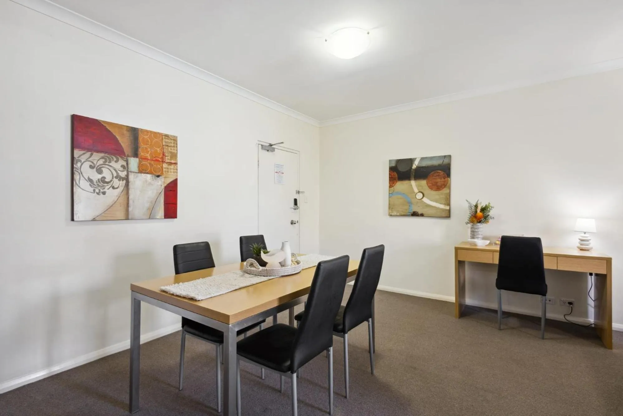 Urban Serenity 2 Bedroom Apt with Stunning Views