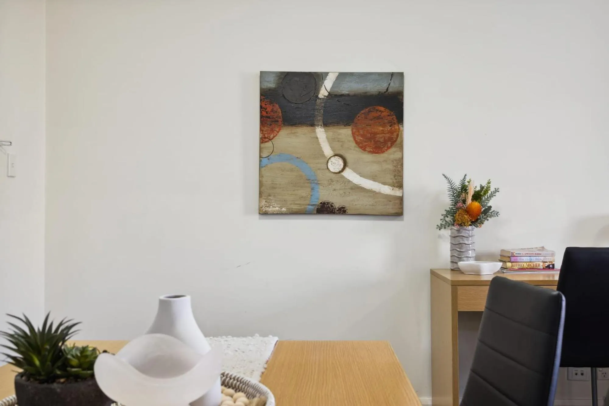 Urban Serenity 2 Bedroom Apt with Stunning Views