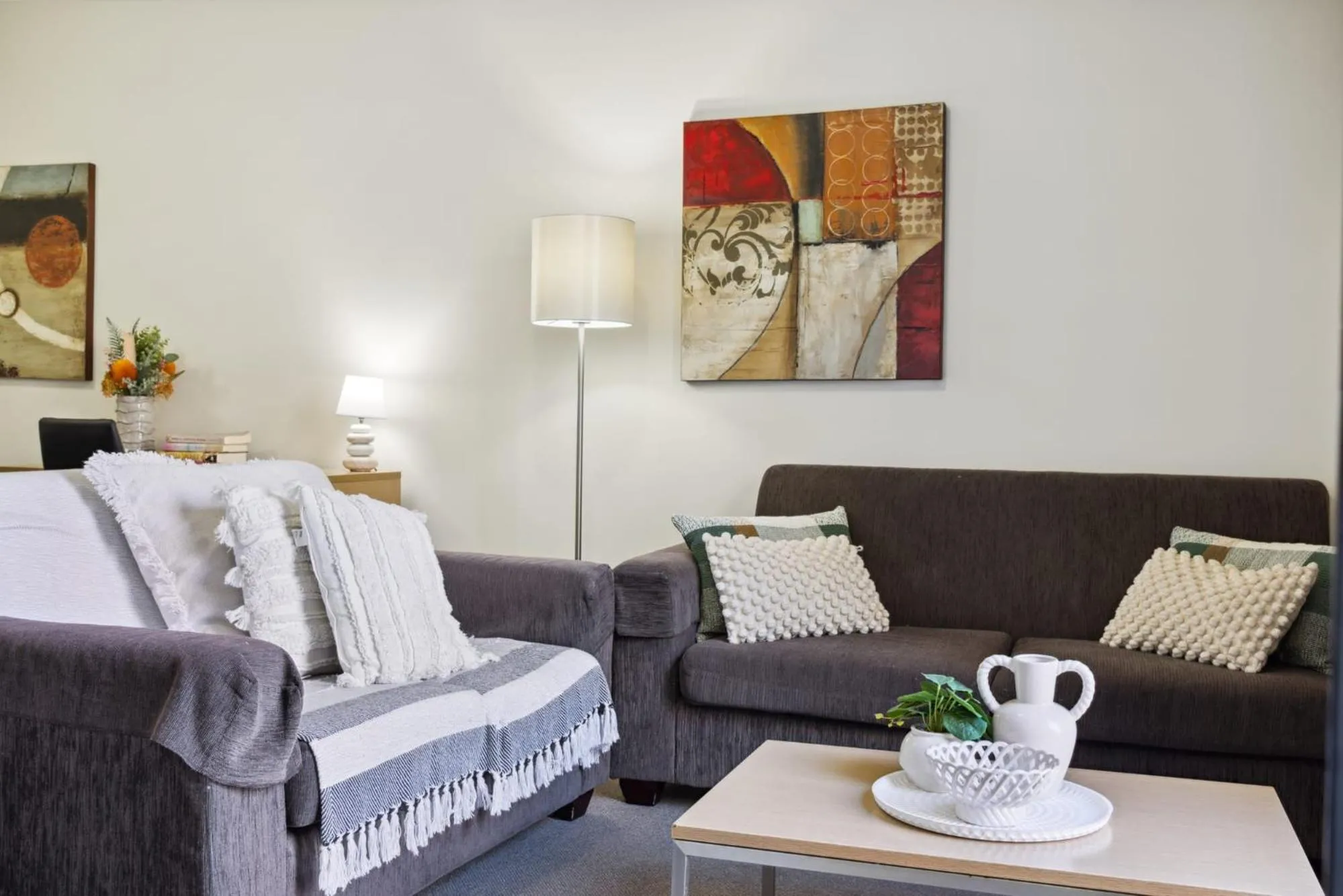 Urban Serenity 2 Bedroom Apt with Stunning Views