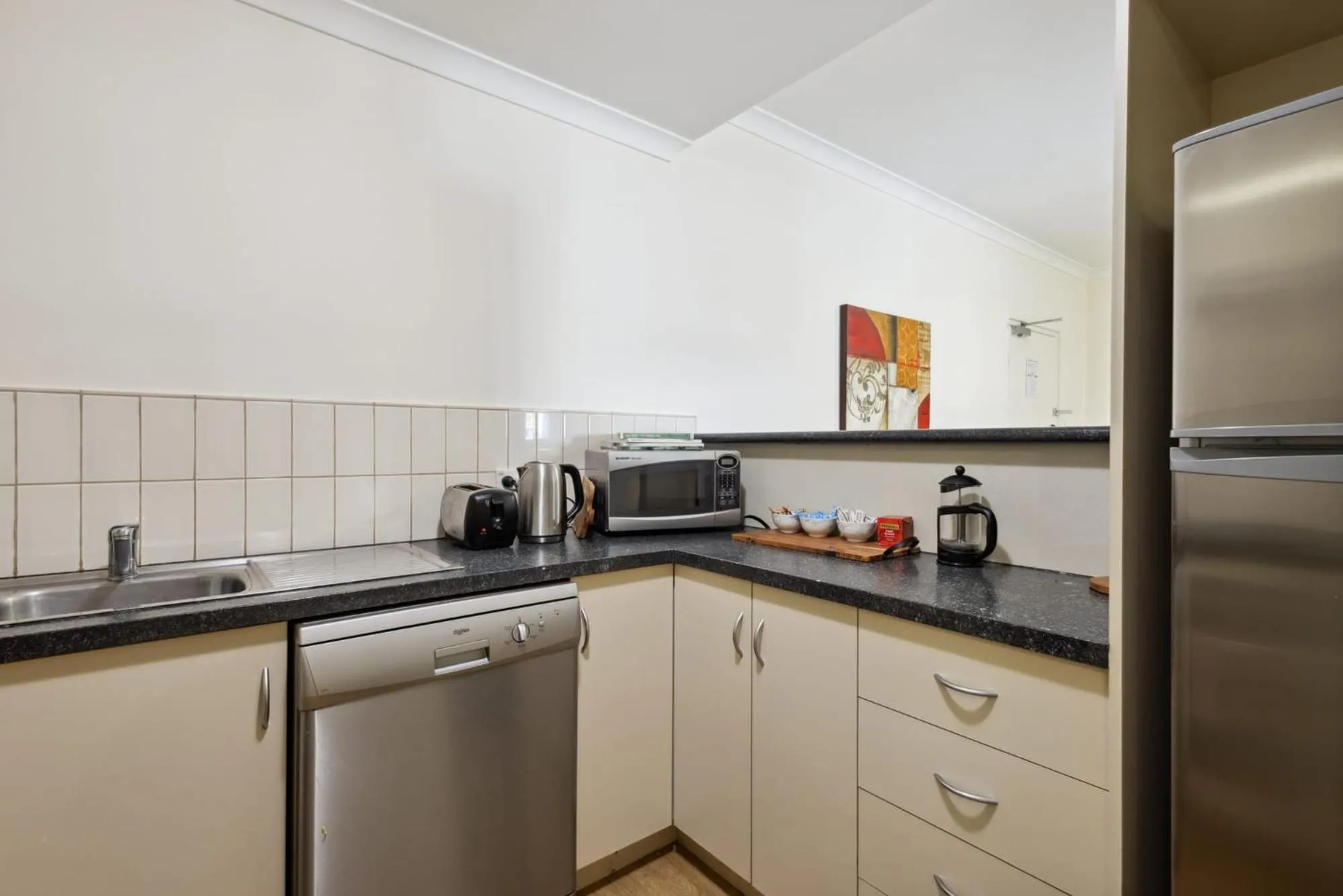 Urban Serenity 2 Bedroom Apt with Stunning Views