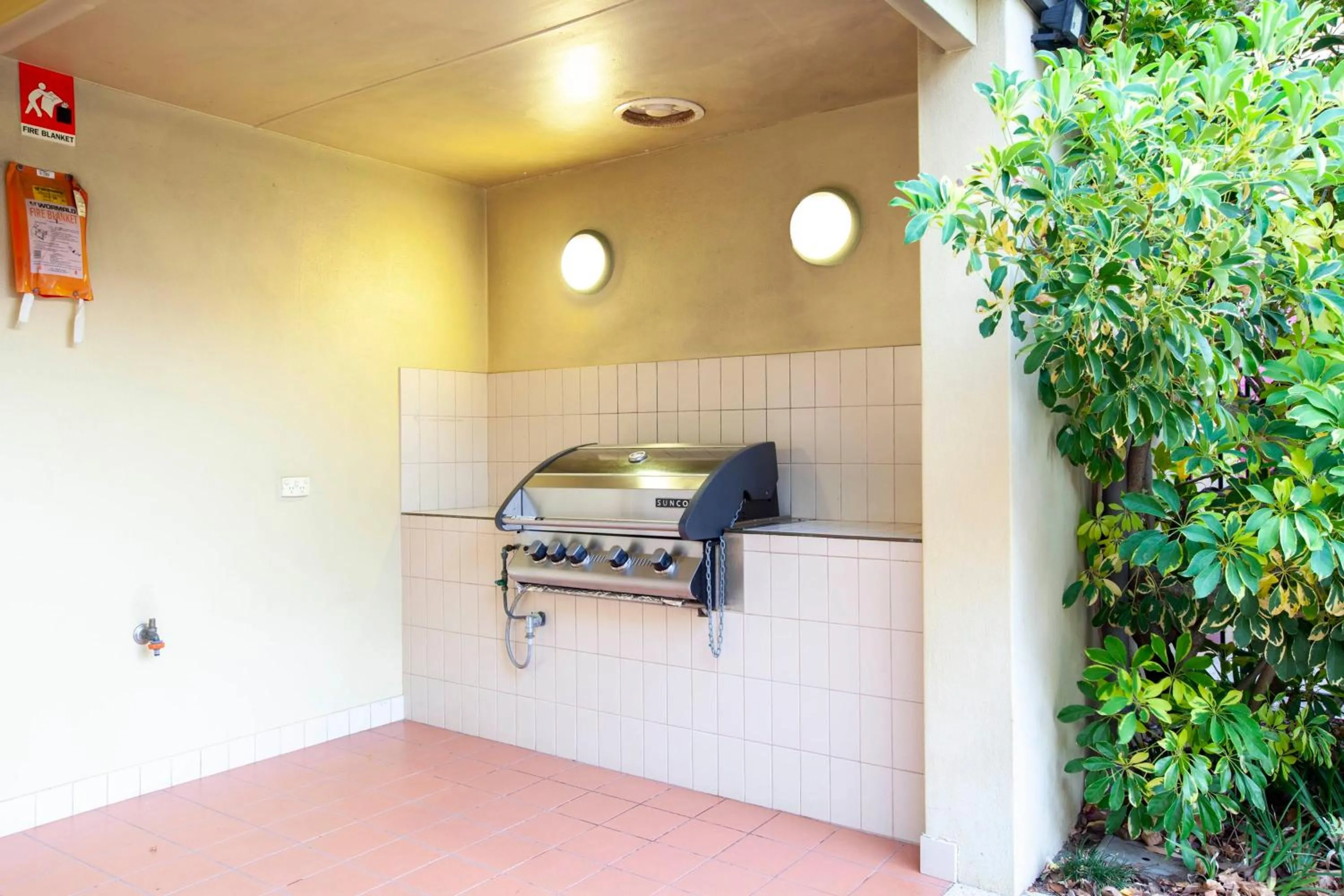 Urban Serenity 2 Bedroom Apt with Stunning Views
