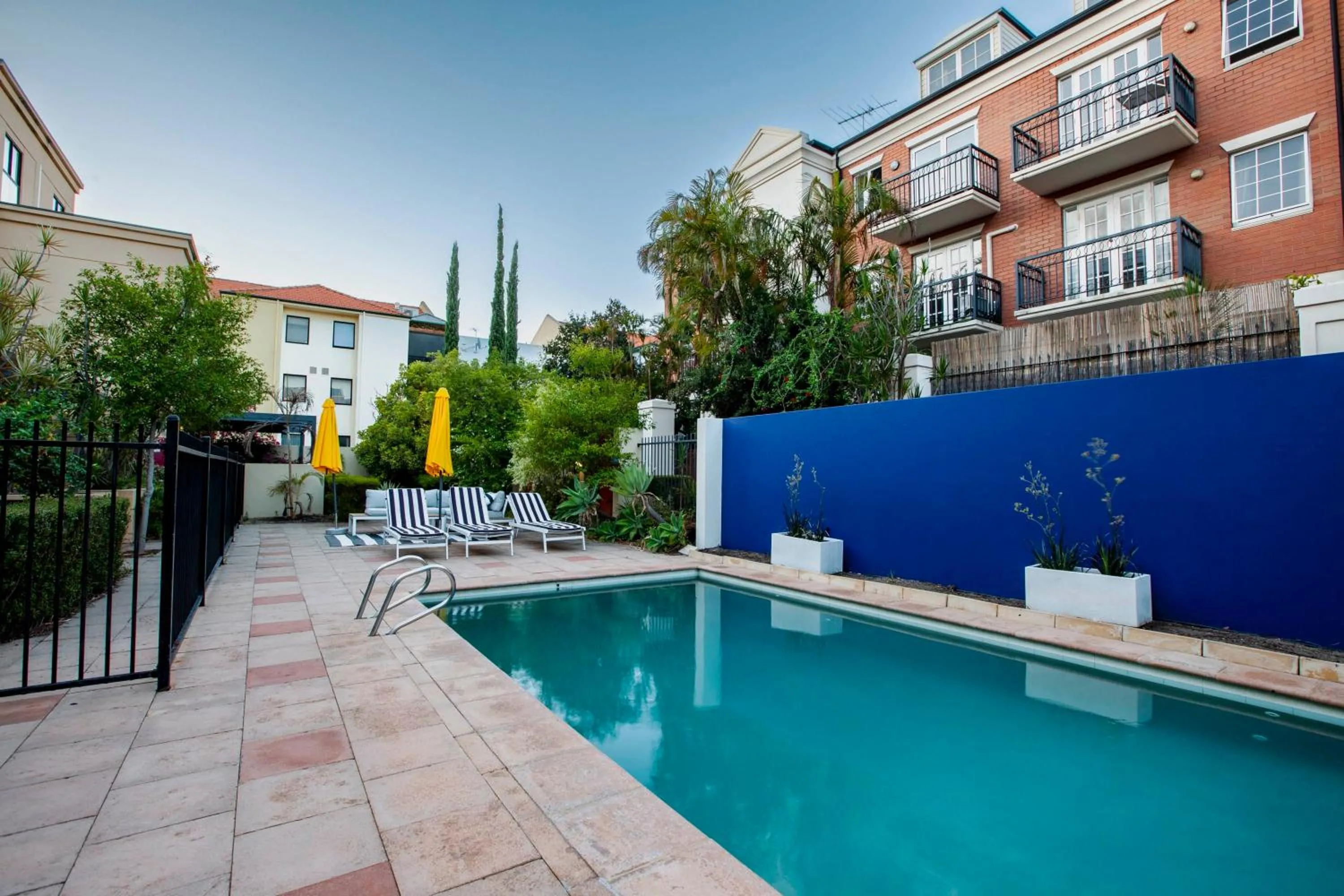 Urban Serenity 2 Bedroom Apt with Stunning Views