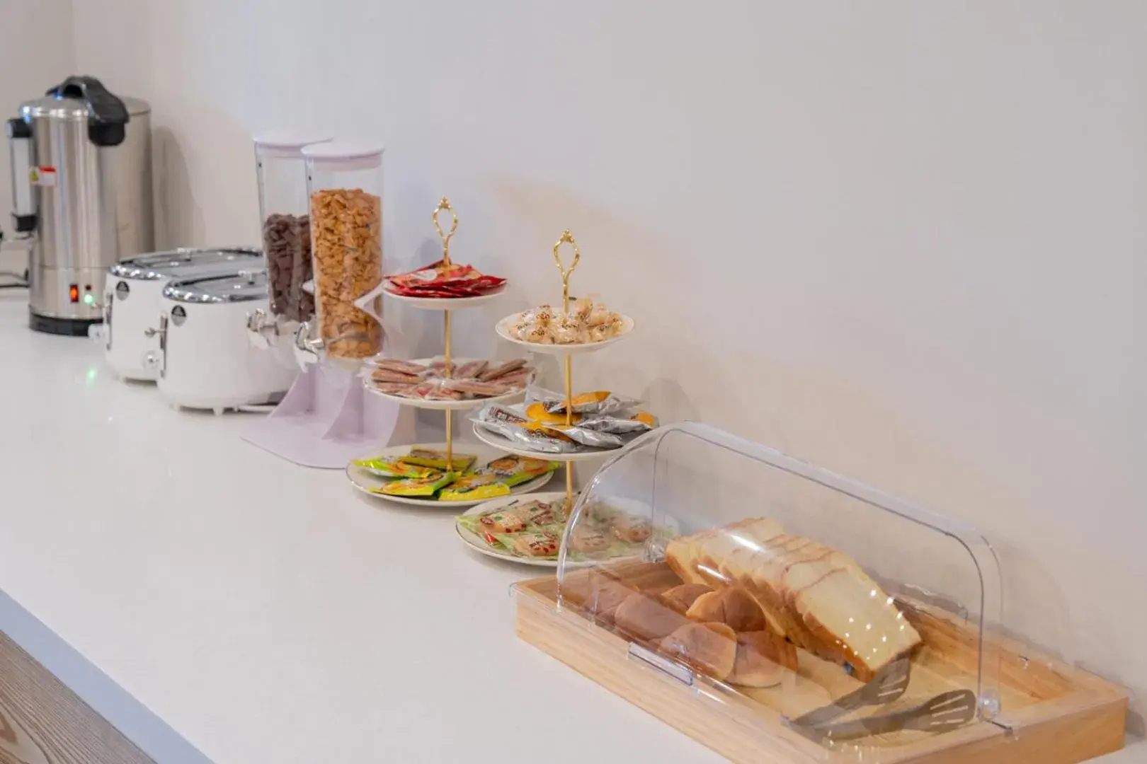 Breakfast in H-avenue Hotel Munhyeon Breakfast in H-avenue Hotel Munhyeon