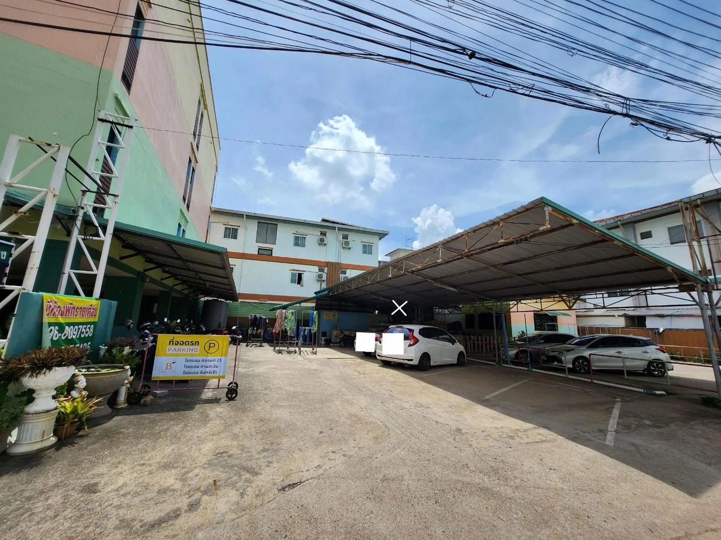 Parking in Beyond 21 Hotel