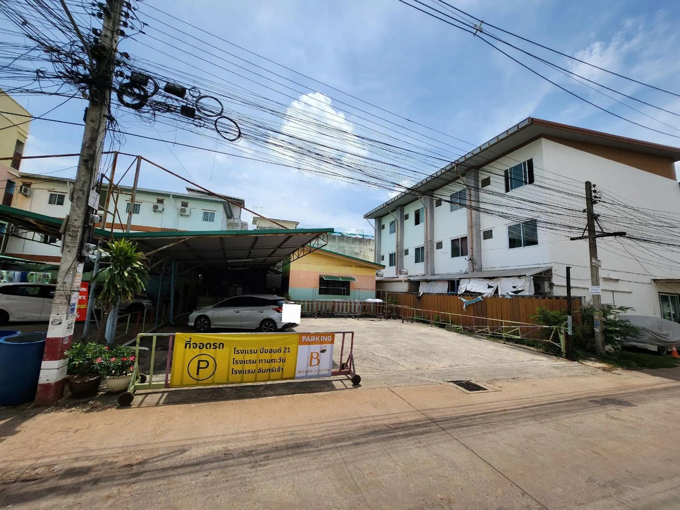 Parking in Beyond 21 Hotel