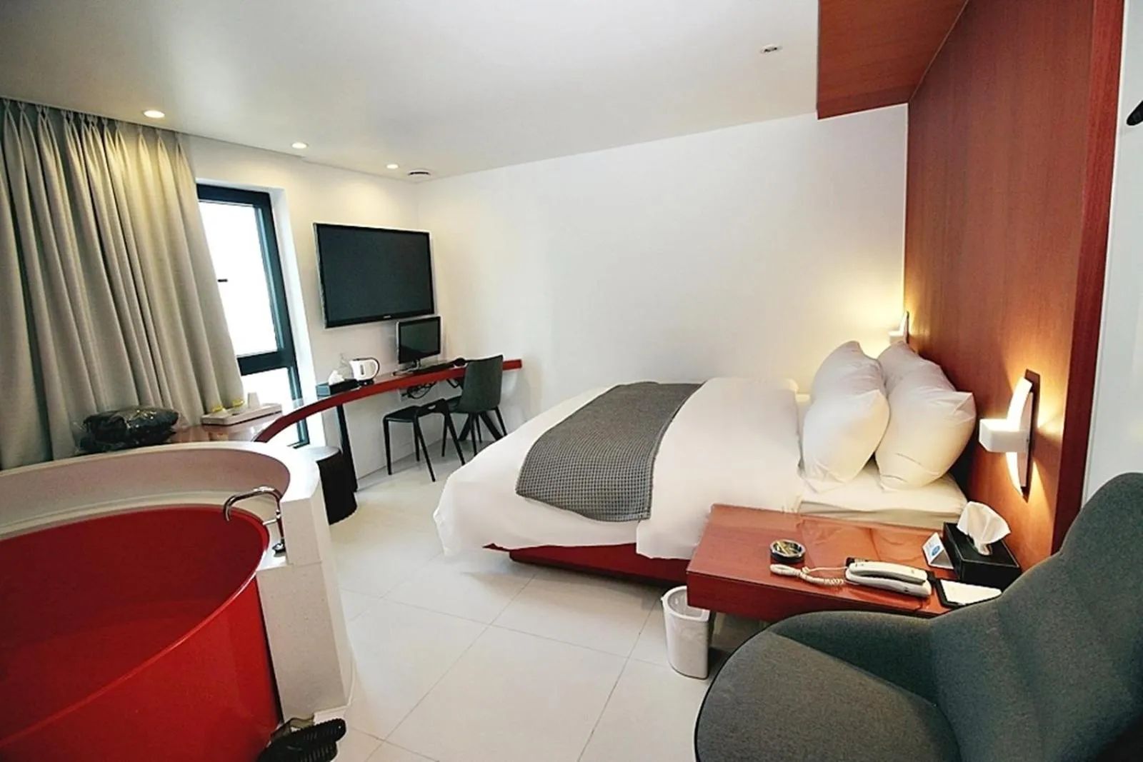 Hapjeong Circle Hotel