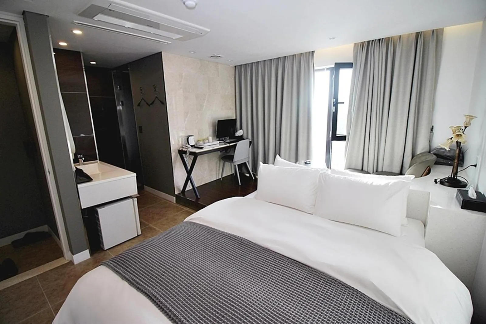 Bed in Hapjeong Circle Hotel
