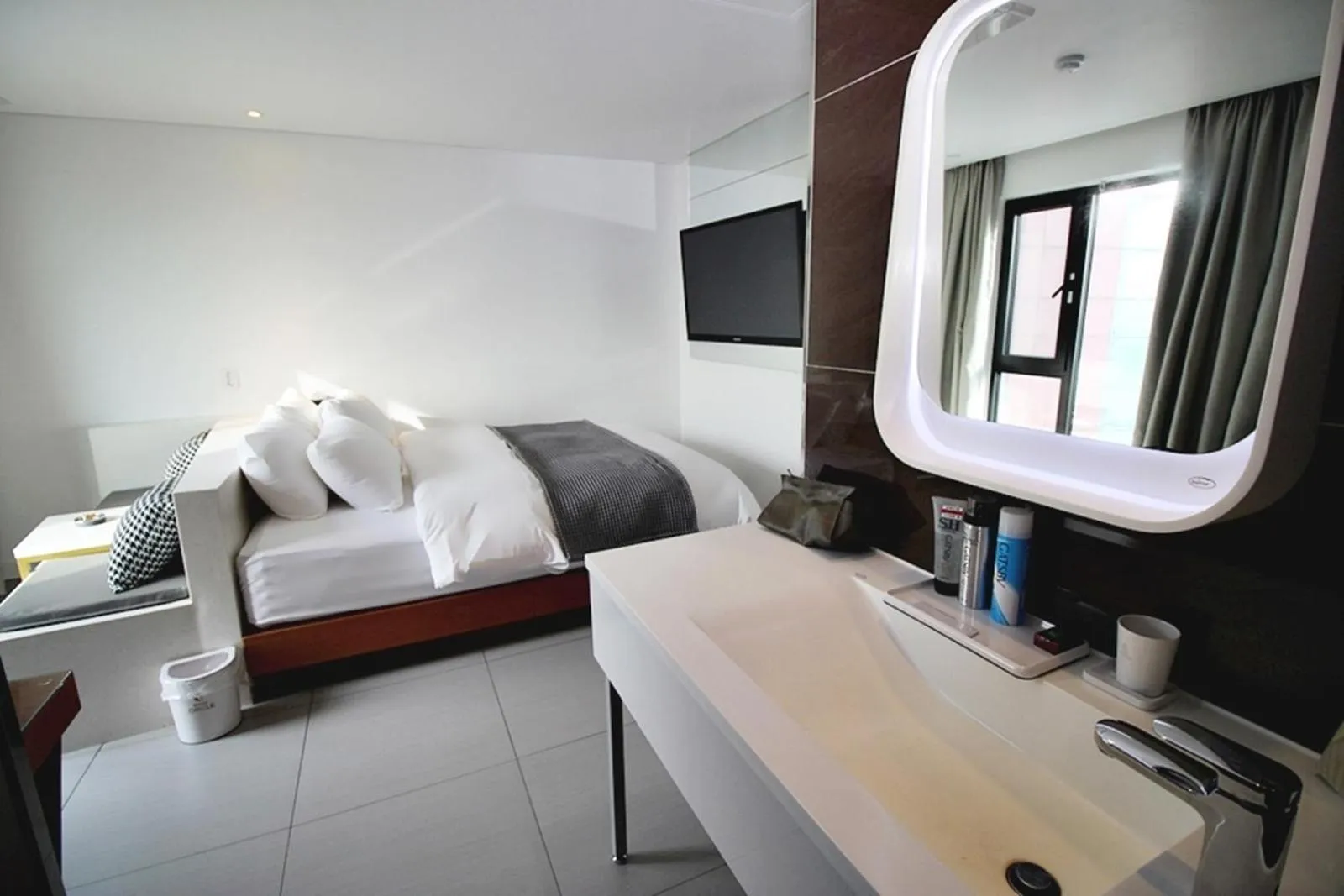 Bed in Hapjeong Circle Hotel