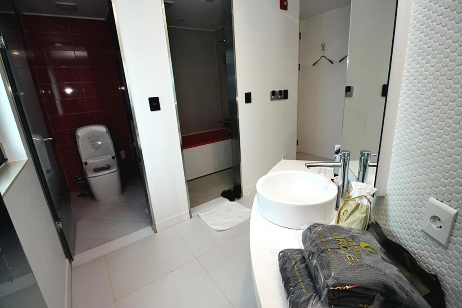 Hapjeong Circle Hotel