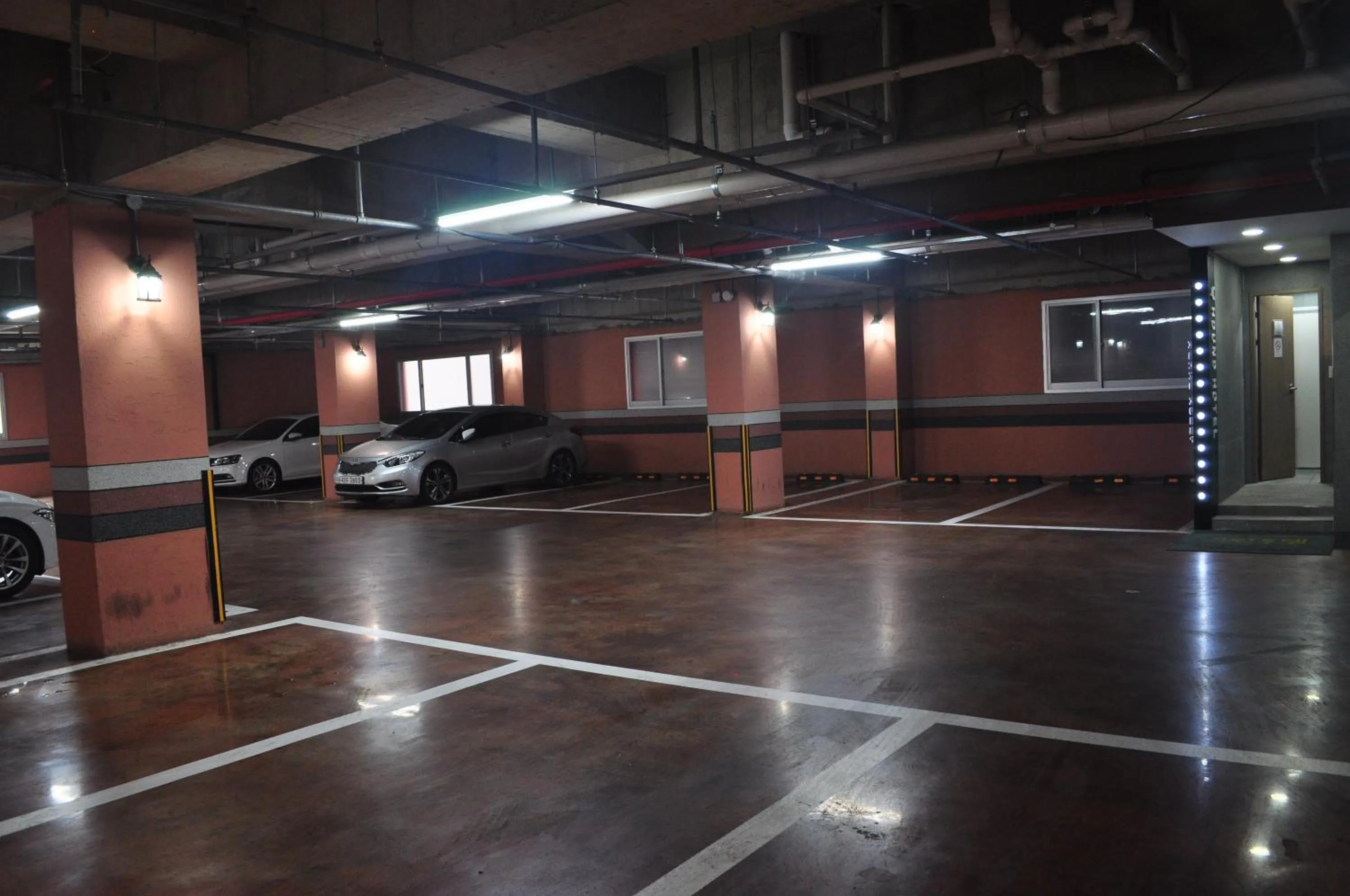 Parking in HOUND Hotel Sangmu