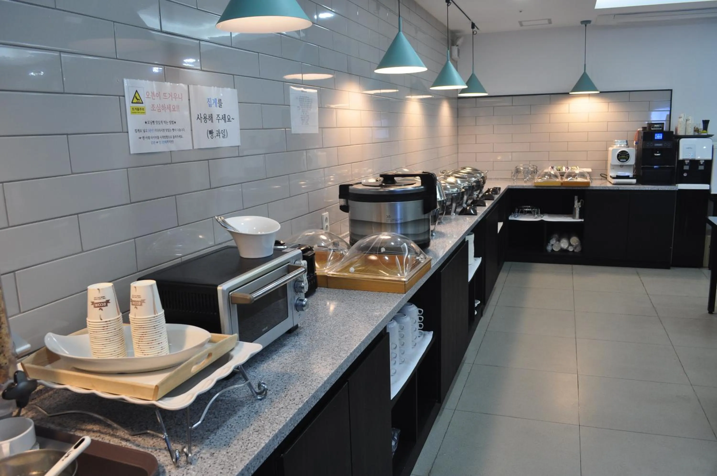 Food in HOUND Hotel Sangmu