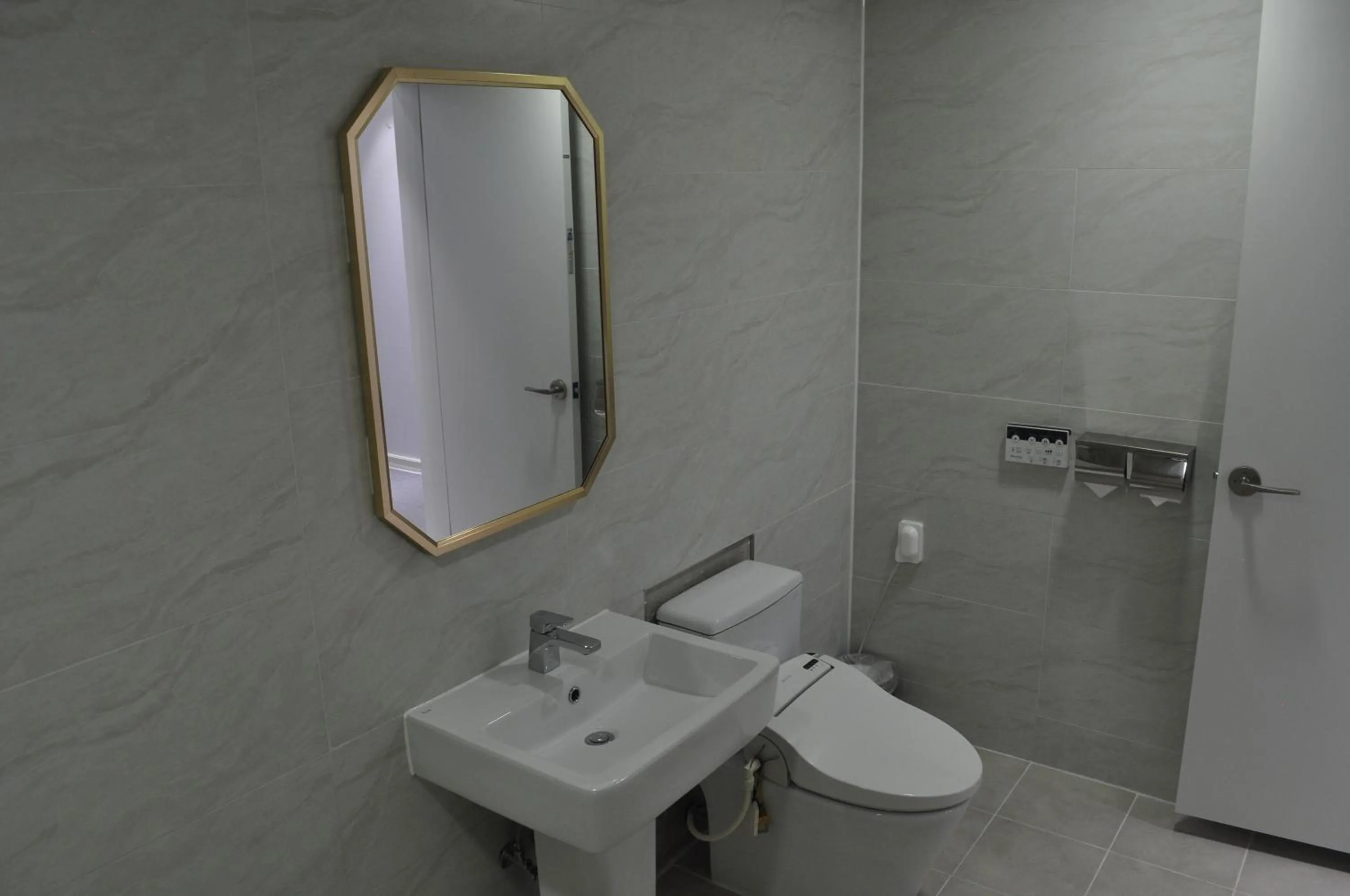 Toilet in HOUND Hotel Sangmu