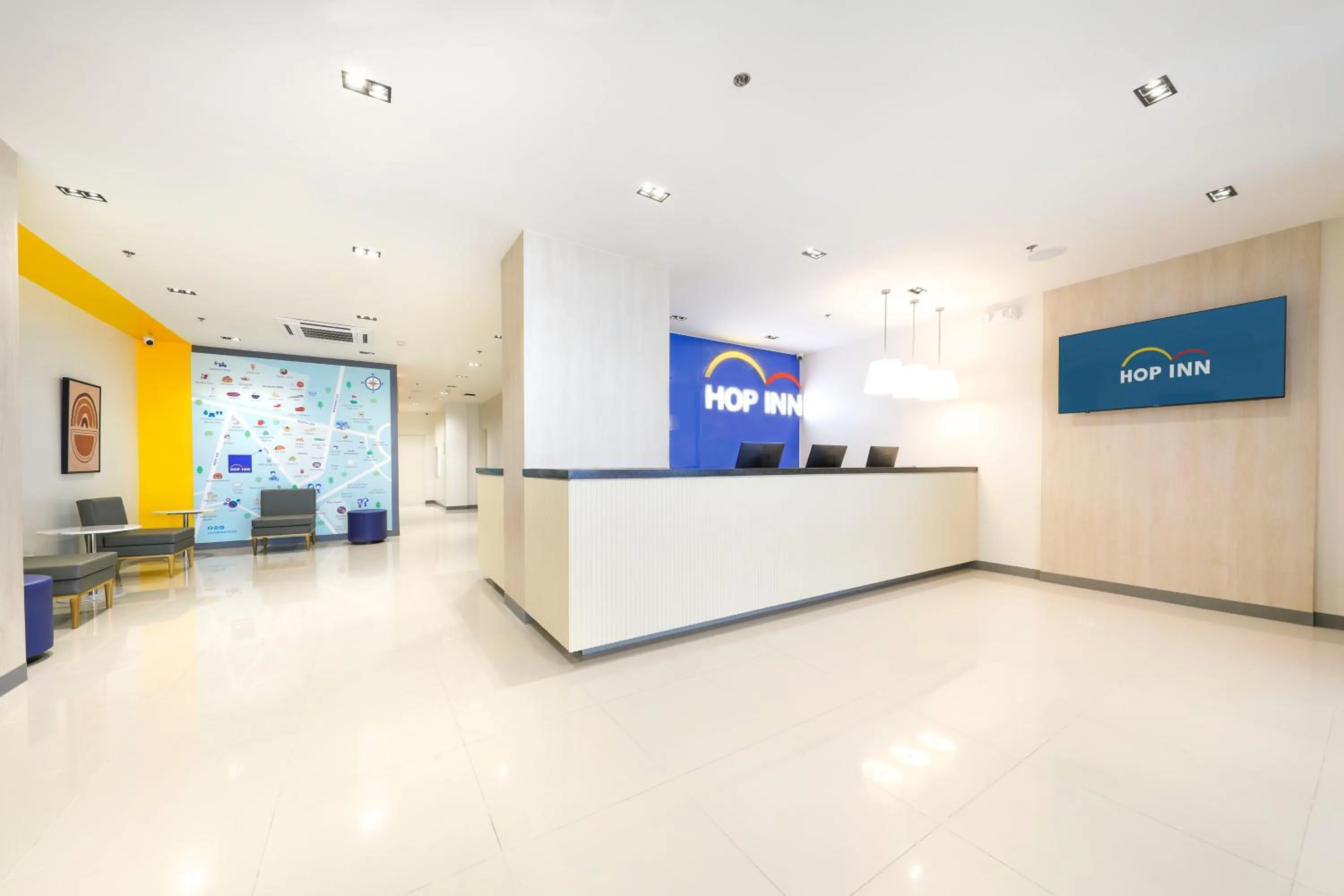 Lobby or reception in Hop Inn Hotel North EDSA Quezon City