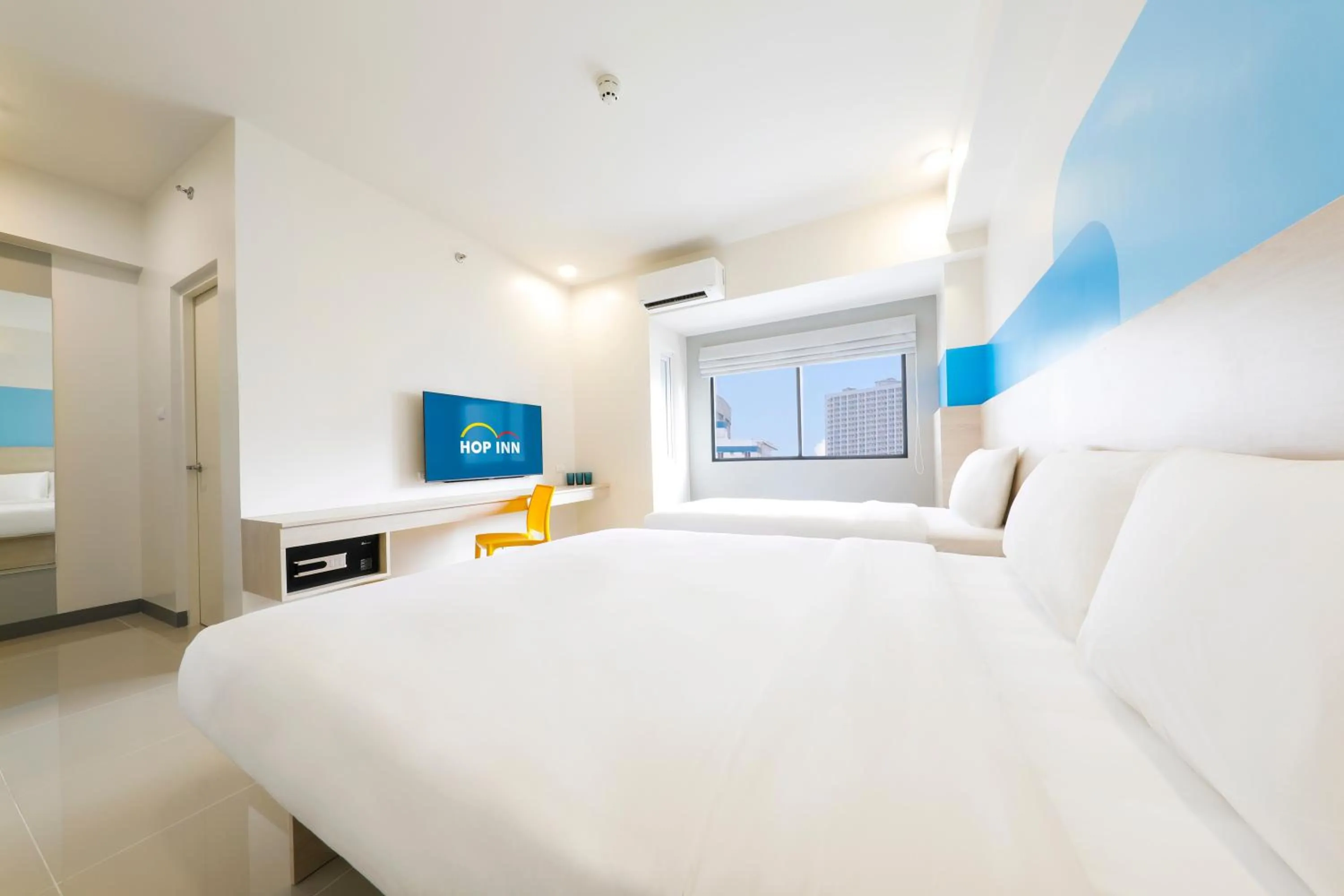 Bed in Hop Inn Hotel North EDSA Quezon City