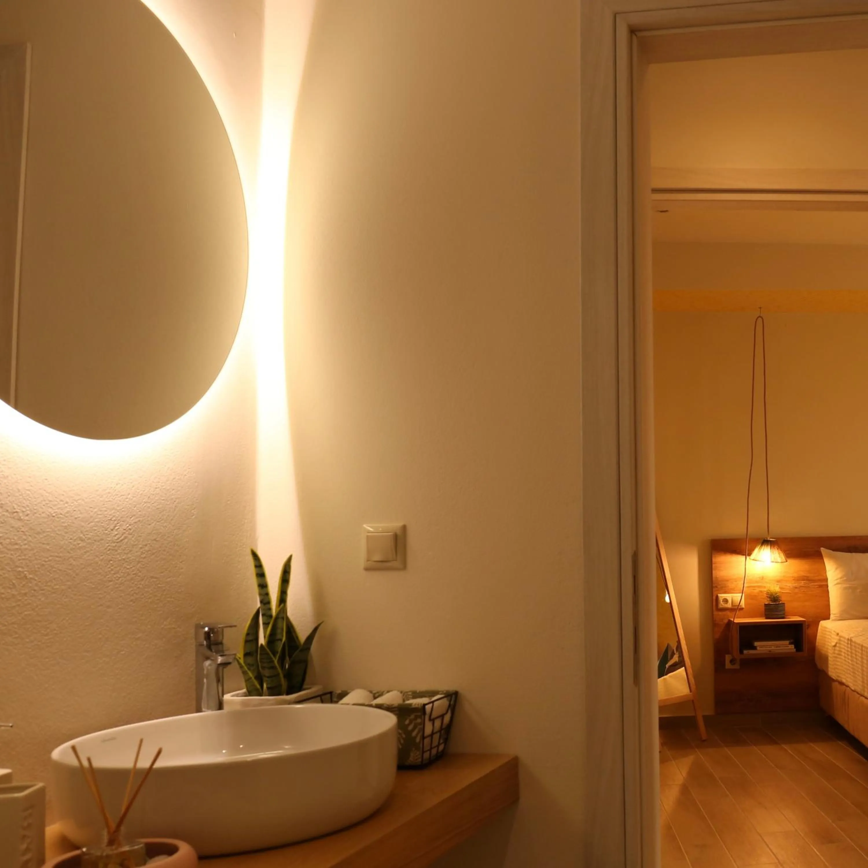 Bathroom, Bed in Apidalos Apartments