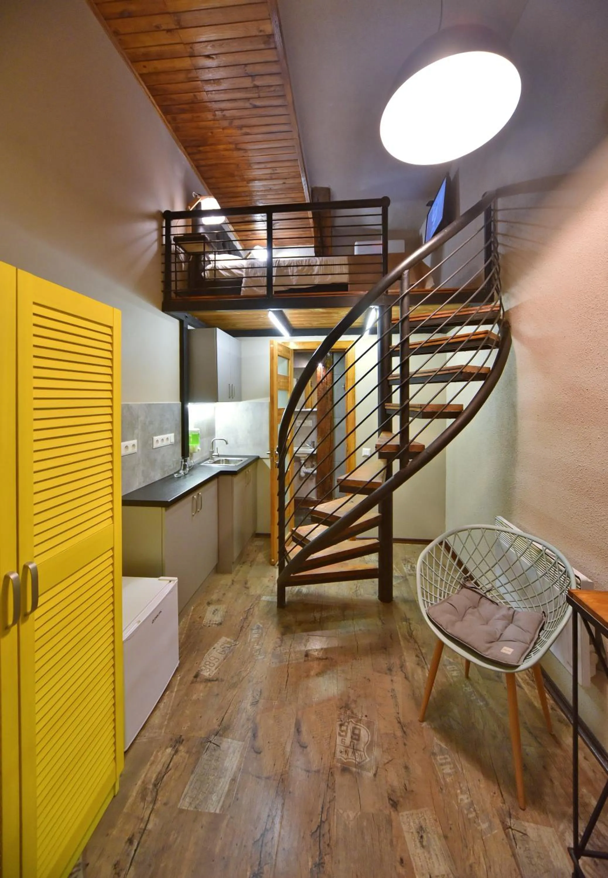 Mezzanine Hotel