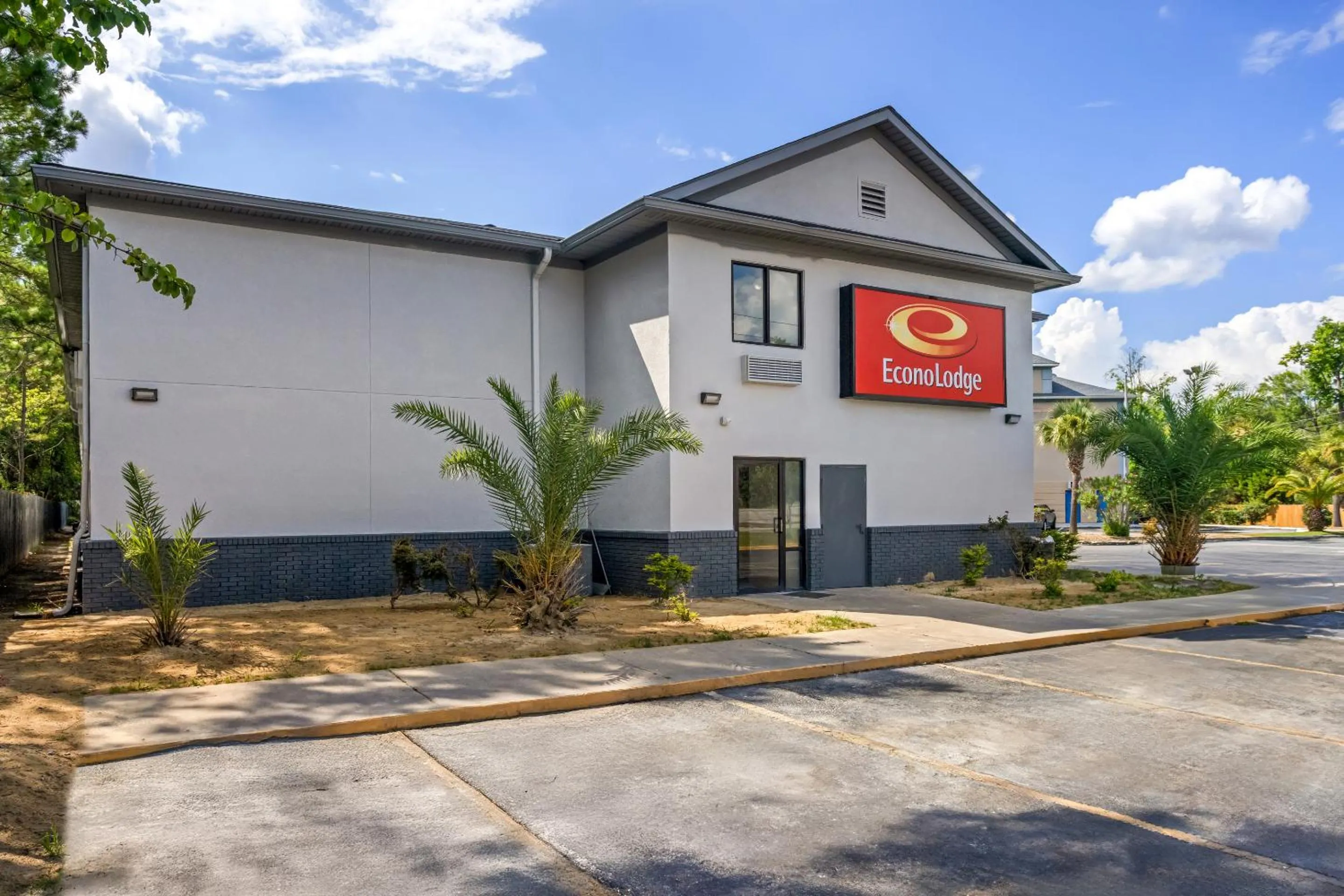 Property building in Econo Lodge