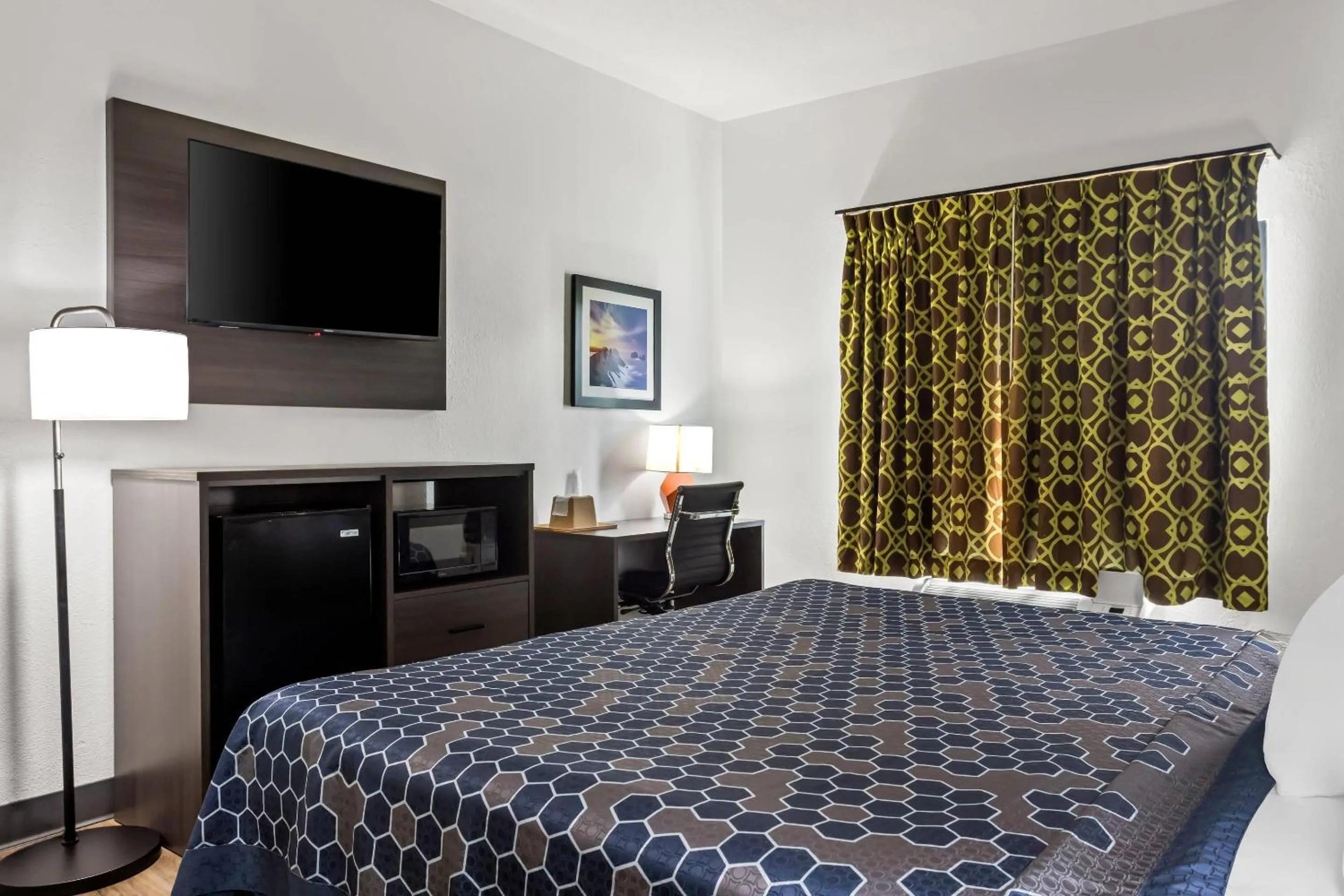 Bedroom, Bed in Econo Lodge