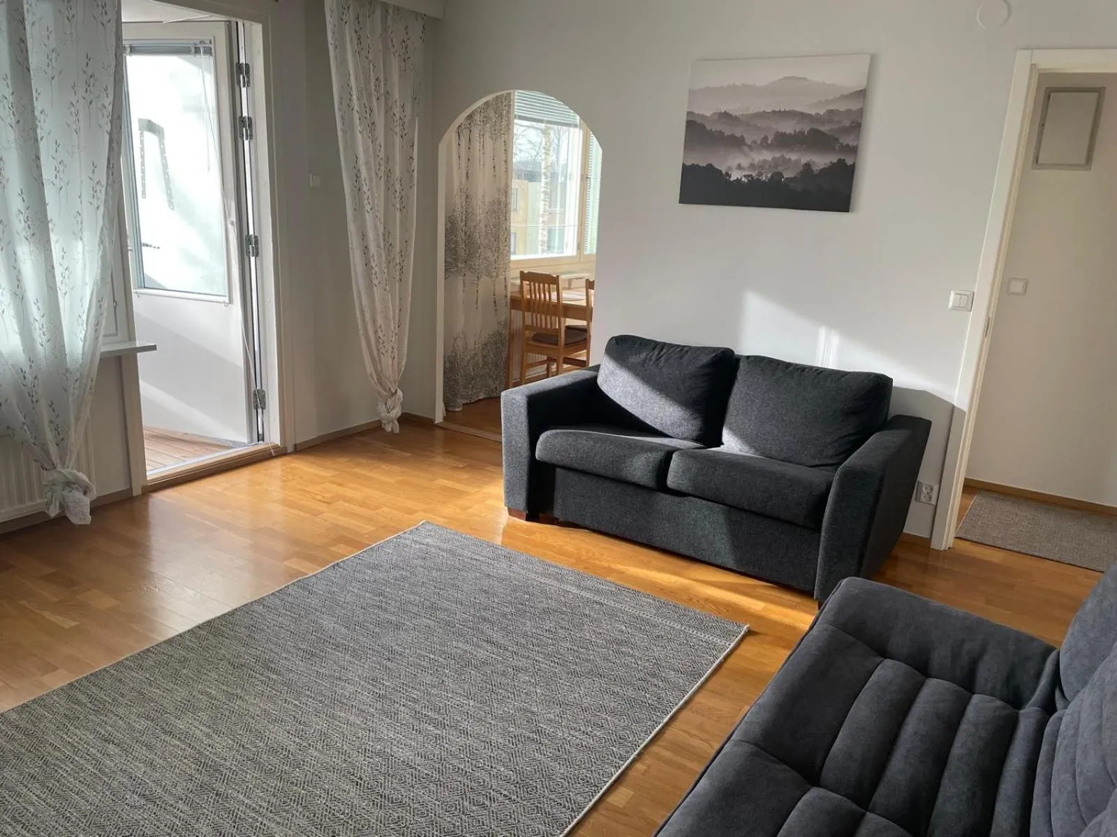 Quiet Apartment with Free Parking, 15 Min to Airport