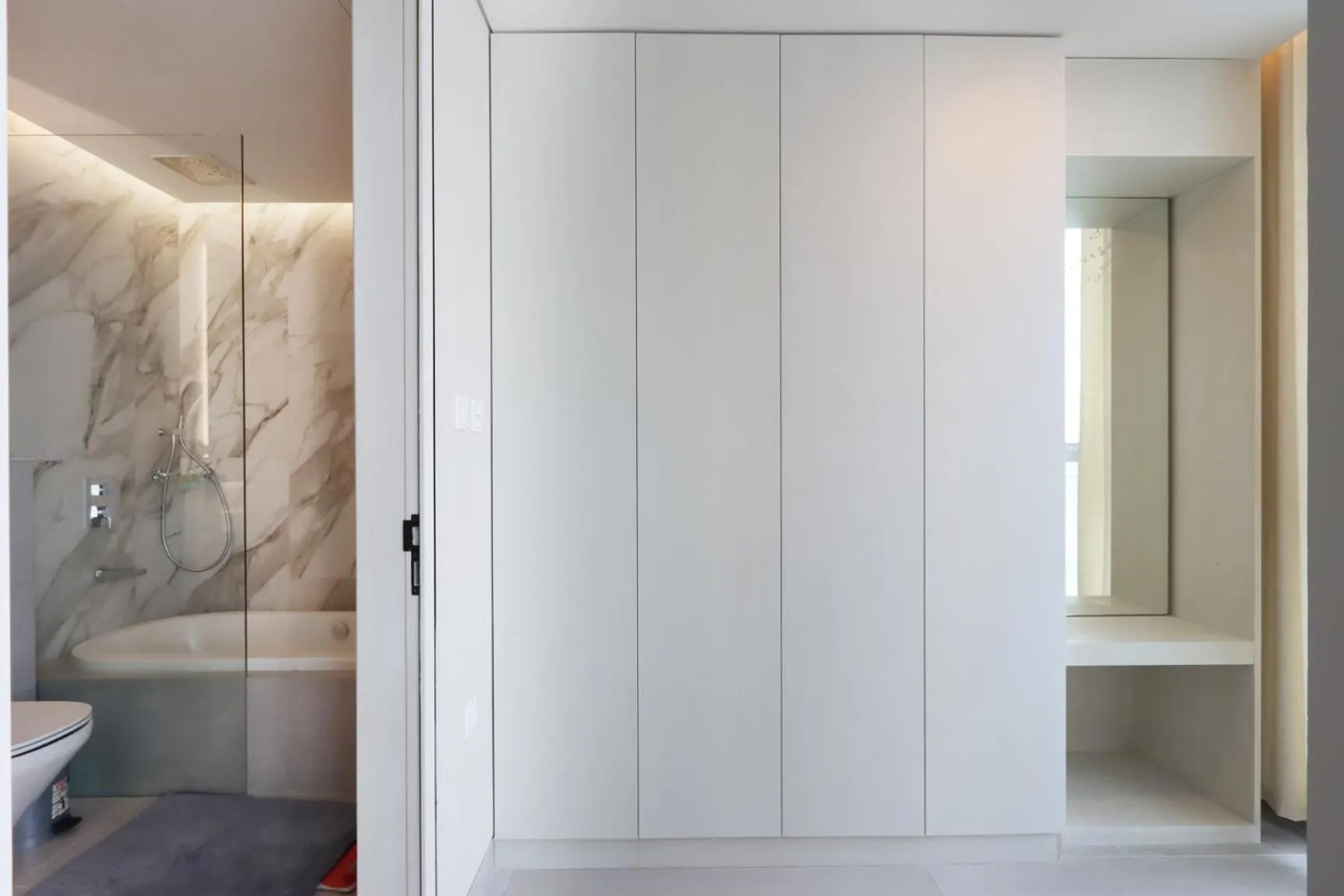 Bathroom in Livbnb - Sea and Marina View, Steps to Marina Walk