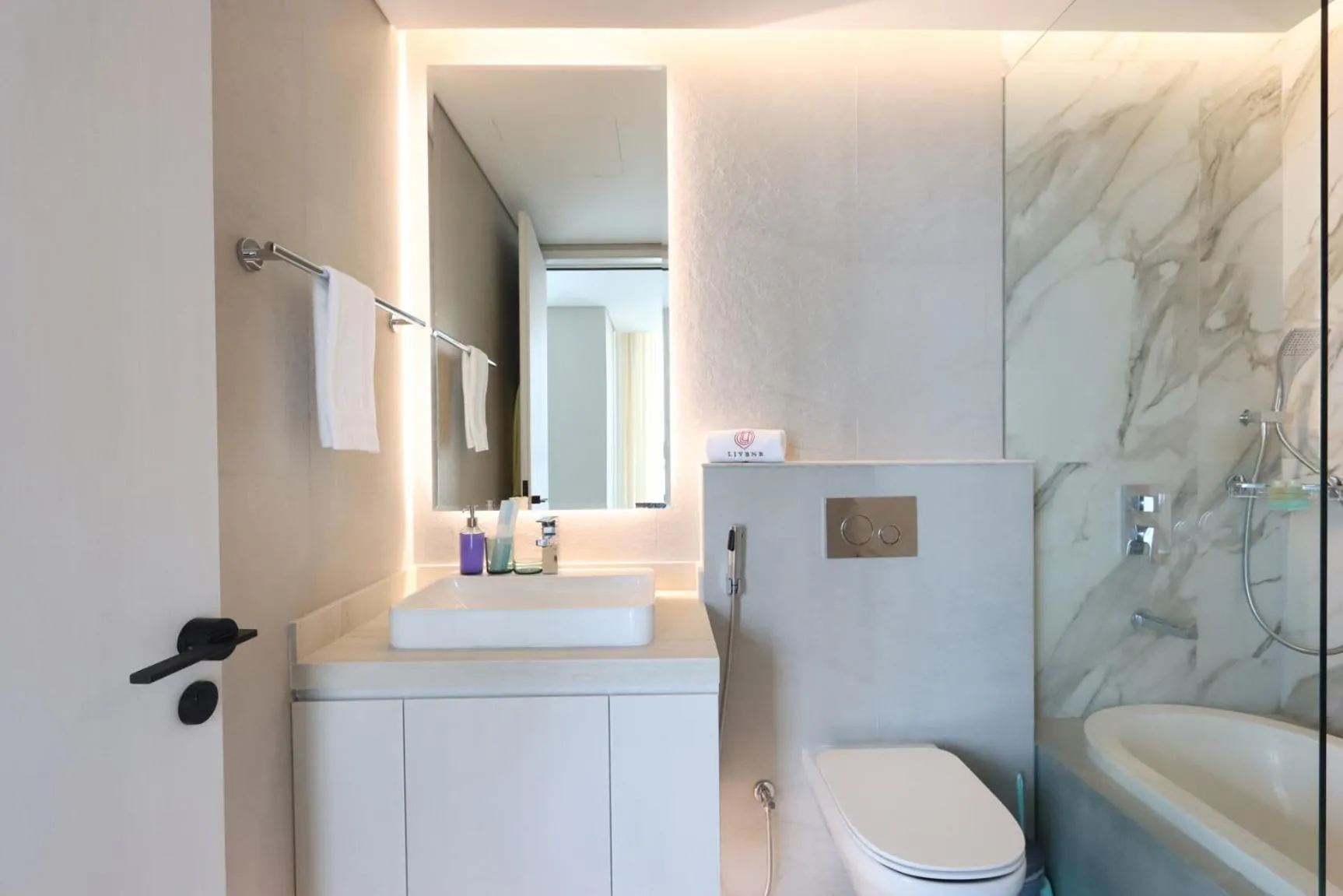 Shower in Livbnb - Sea and Marina View, Steps to Marina Walk