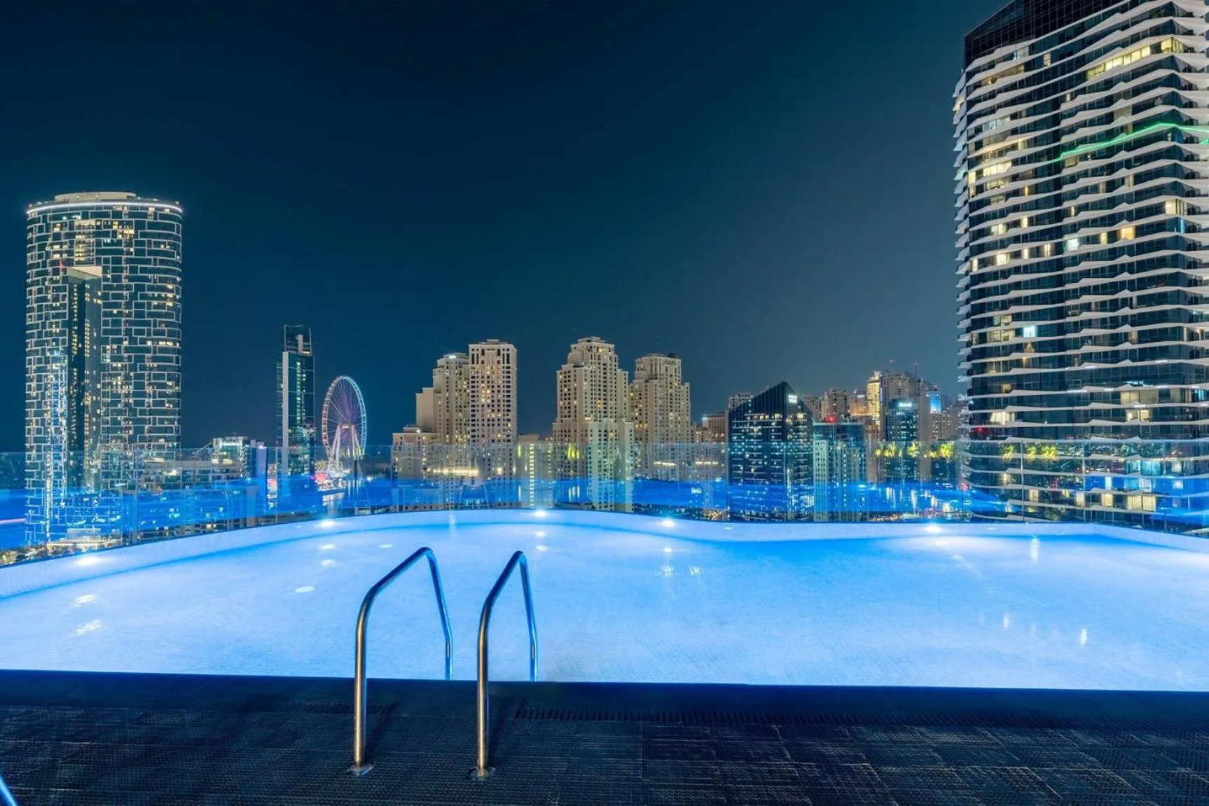 Swimming pool in Livbnb - Sea and Marina View, Steps to Marina Walk
