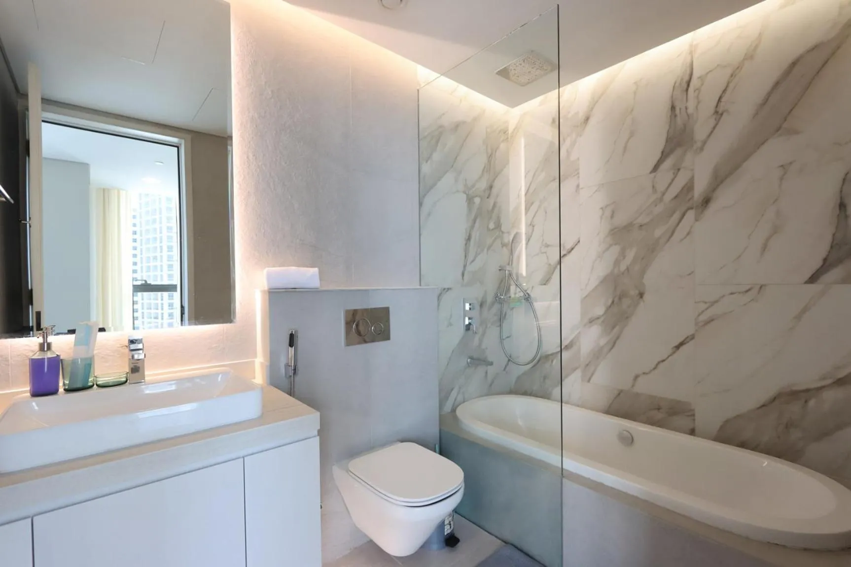 Bathroom in Livbnb - Sea and Marina View, Steps to Marina Walk