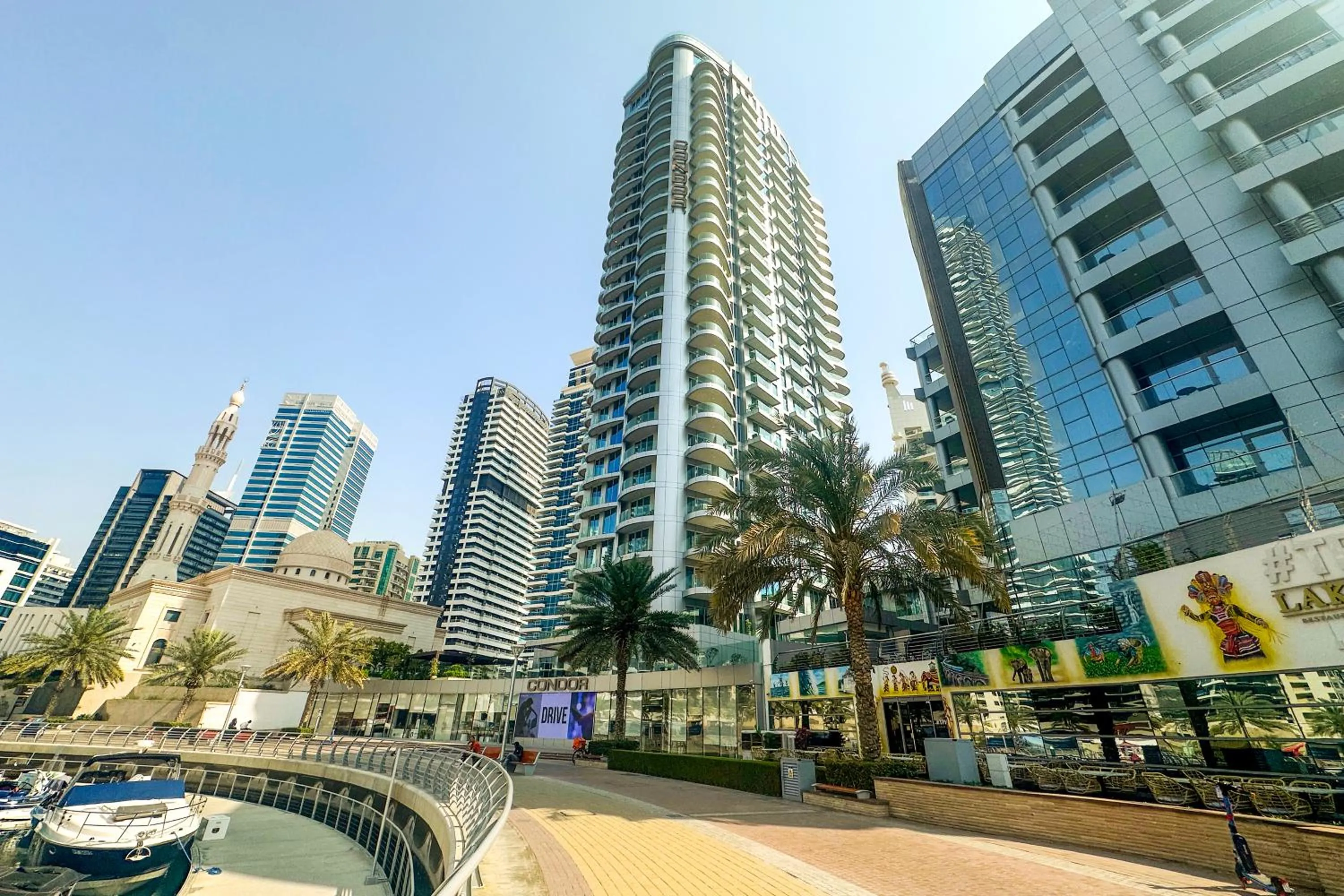 Property building in Livbnb - Sea and Marina View, Steps to Marina Walk